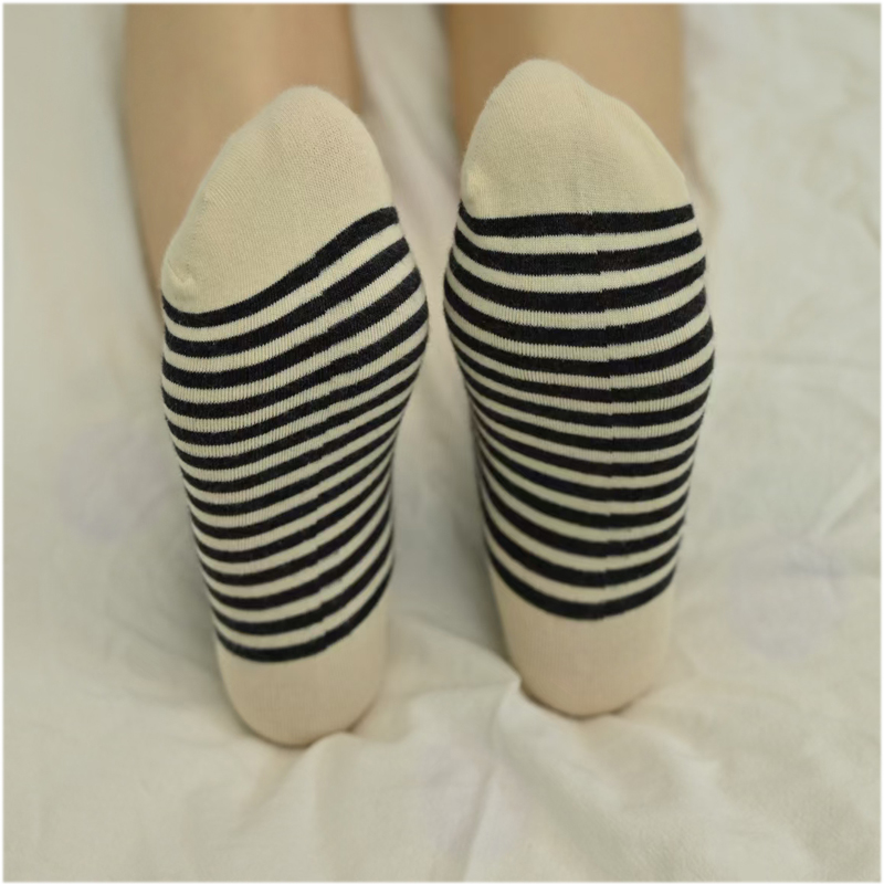 条纹袜子女中筒袜运动街头潮红款纯棉长筒袜女士袜详情9