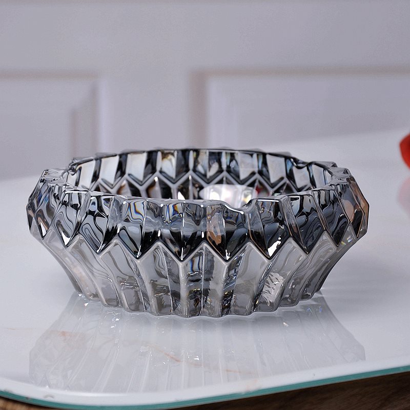 European-Style Glass Large Round Ashtray Home Living Room Coffee Table Light Luxury Ashtray Northern Europe Ins Wind Application Scenario