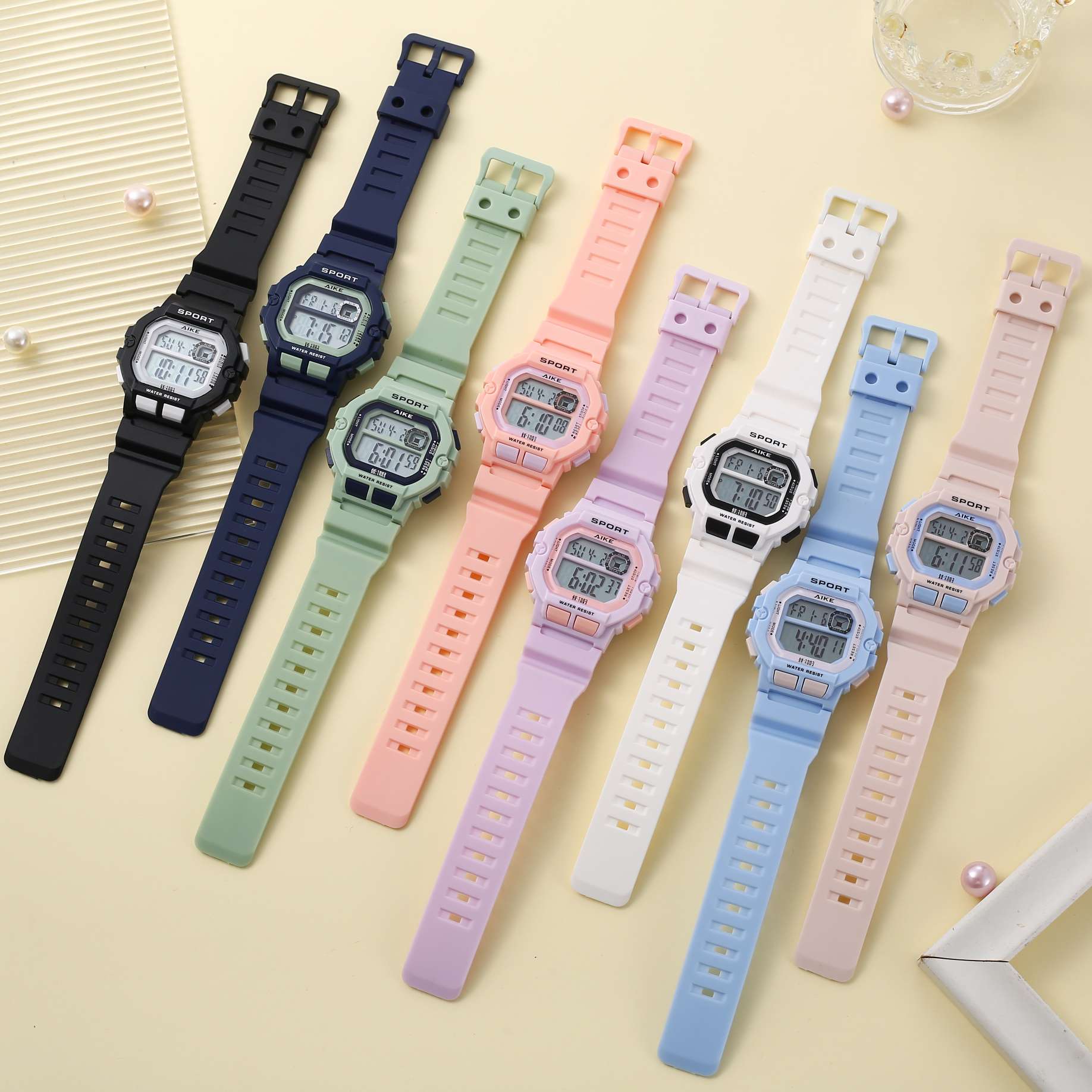 新款电子表，彩色学生手表，礼品表，手腕表，防水电子表，休闲手表图