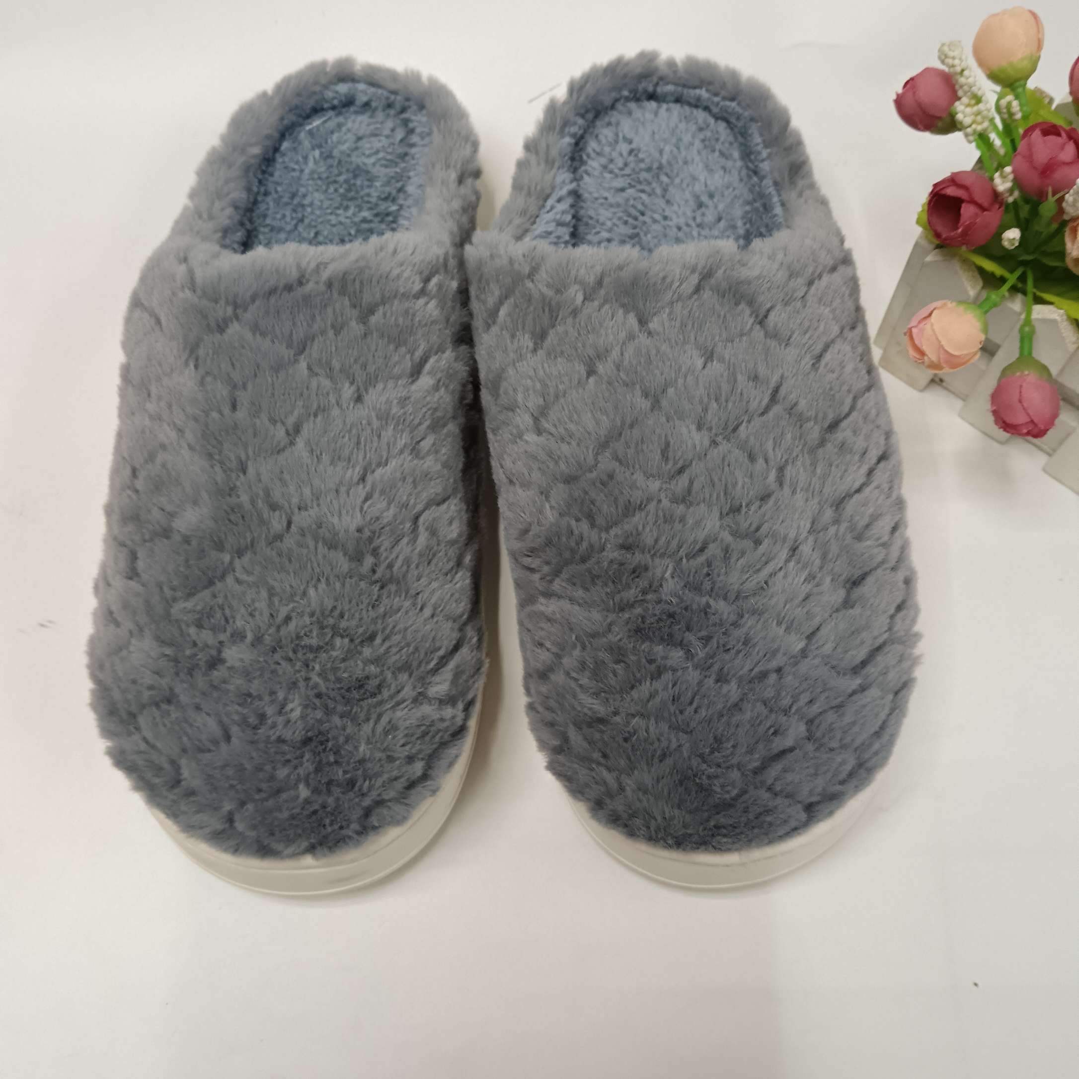 男女棉拖鞋/防滑耐磨保暖/家居棉拖鞋白底实物图