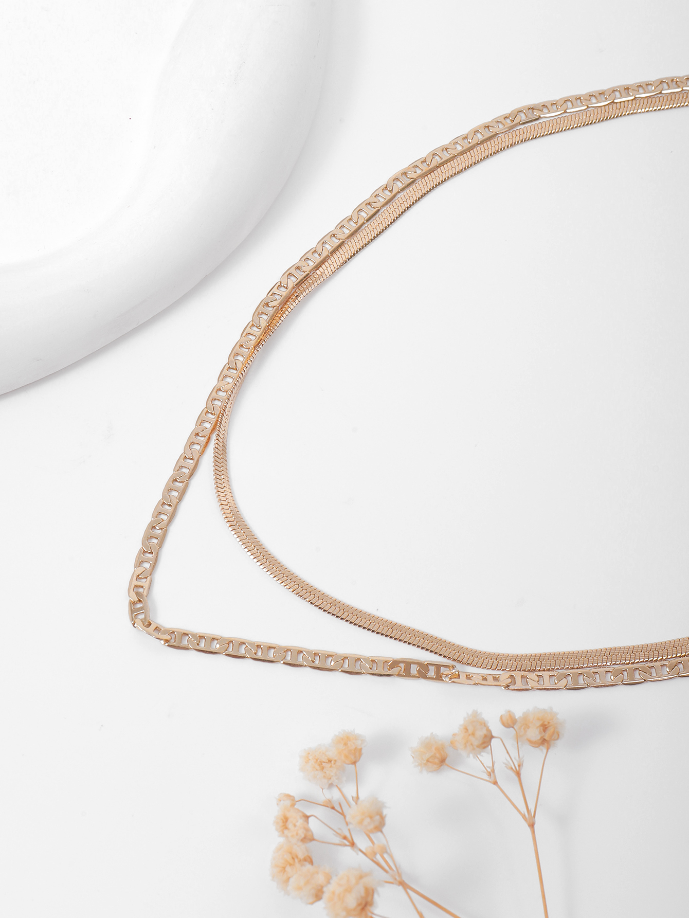 European and American cross-border style metal twisted piece multi-layer simple necklace, fashionable hip-hop personality and popular ladies' necklace Specification image