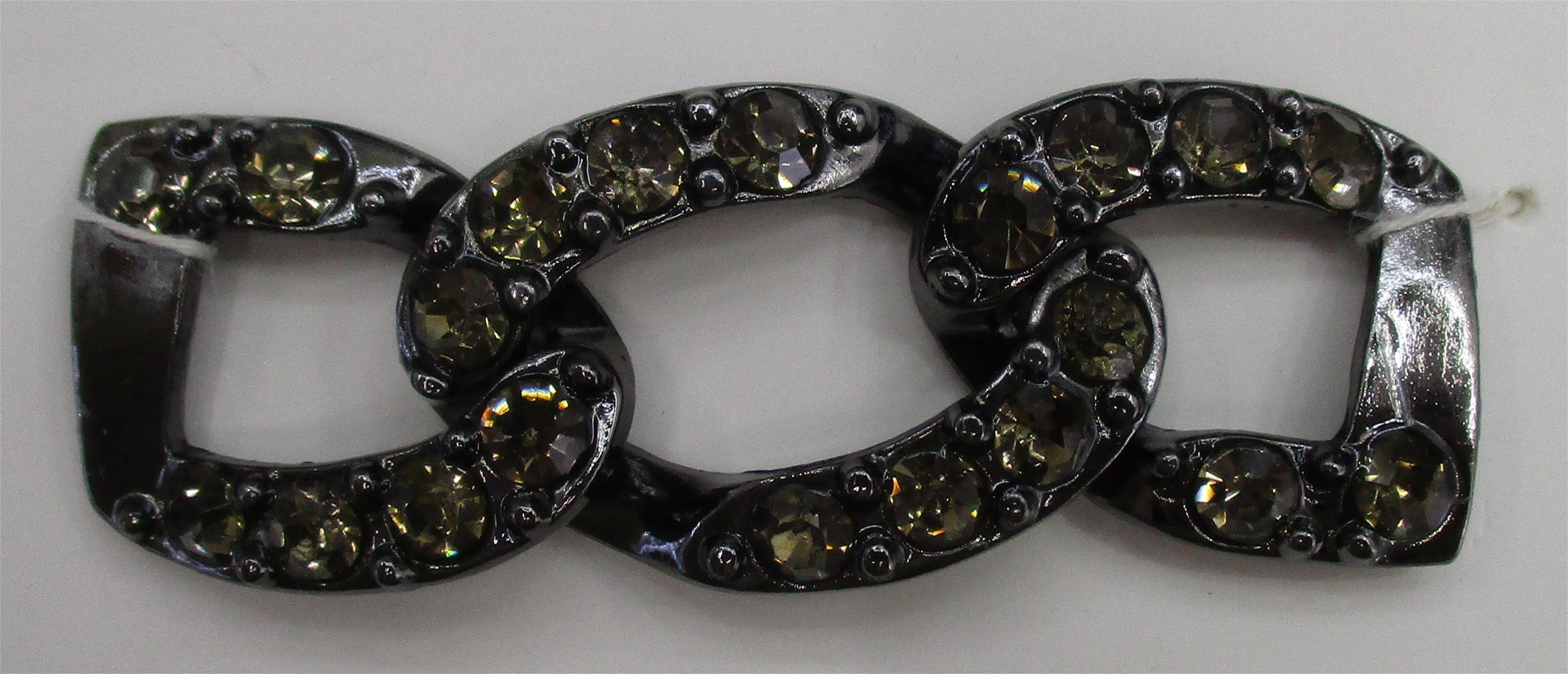 Customize your unique style! Super value alloy accessories + custom clothing accessories + diamond-encrusted shoe accessories.
