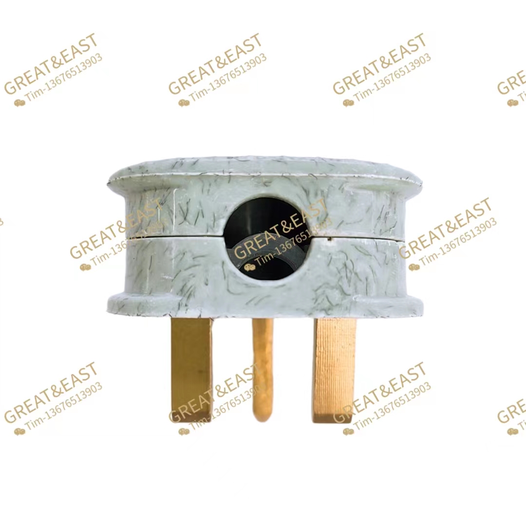 电工产品/美式灰色/13A电源插头/带指示灯白底实物图