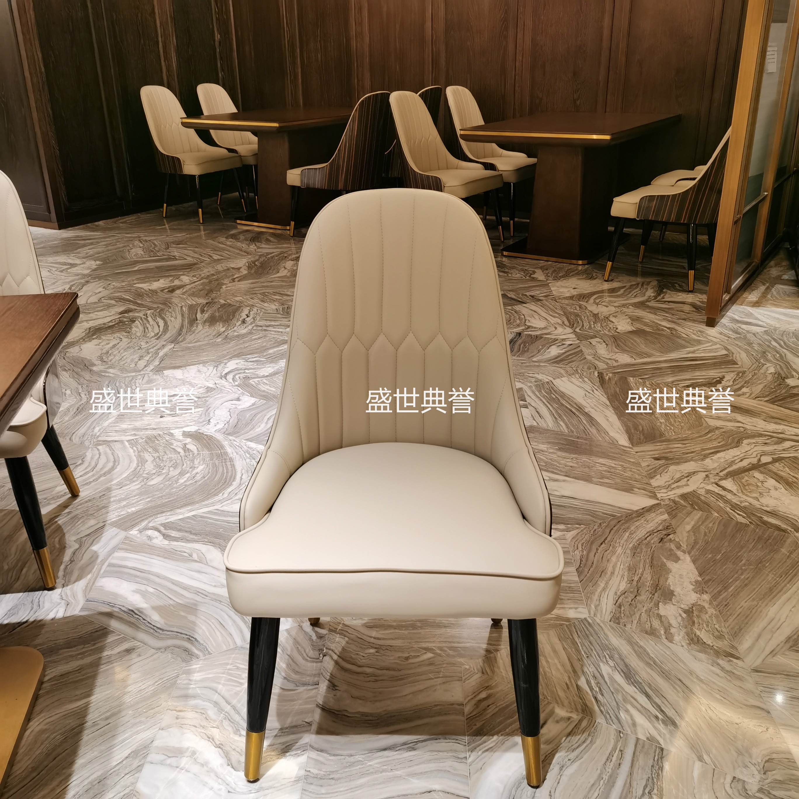 上海星级酒店早餐厅实木餐桌椅宾馆西餐厅实木椅自助餐厅轻奢椅子