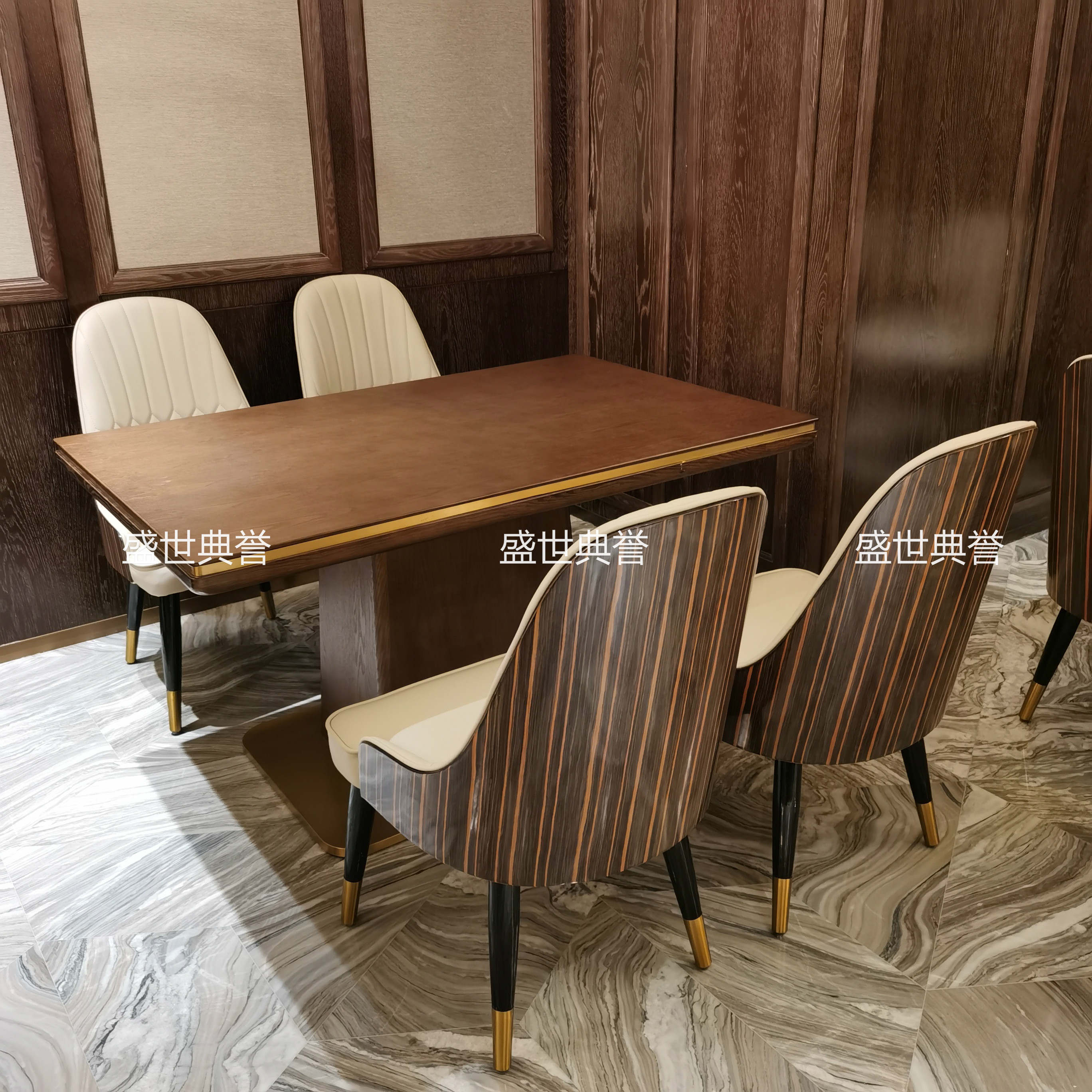 北京度假酒店早餐厅桌椅五星级宾馆西餐厅轻奢椅子自助餐厅实木椅