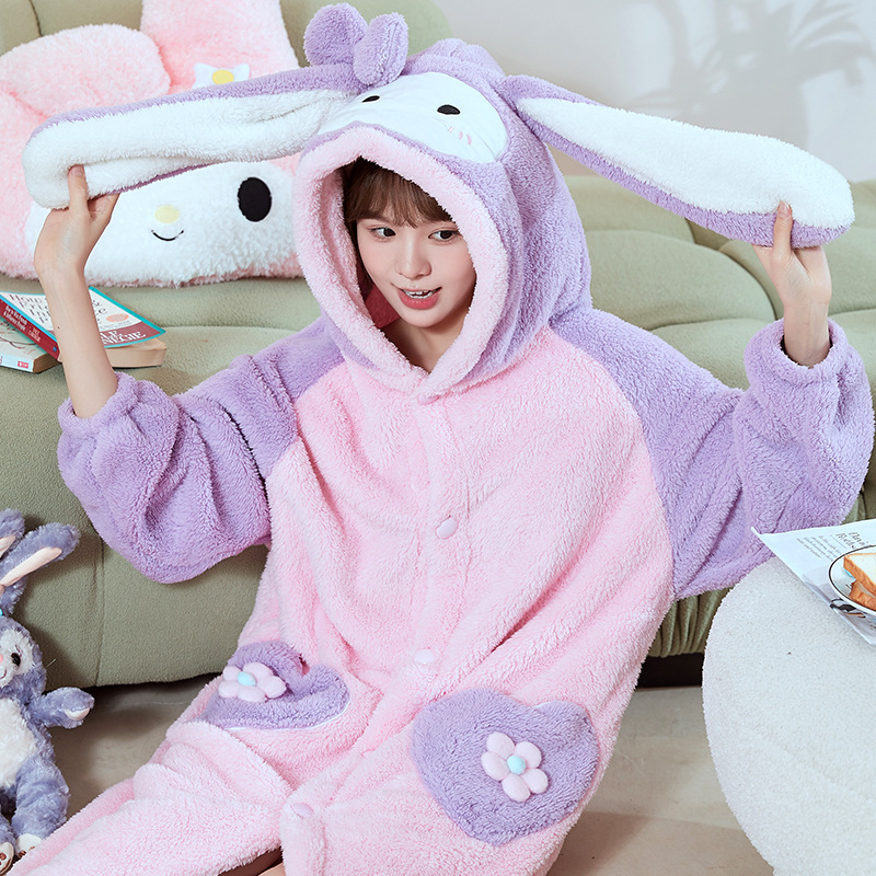 Ladies' cartoon pajamas, cute nightgowns, home wear for autumn and winter details Picture