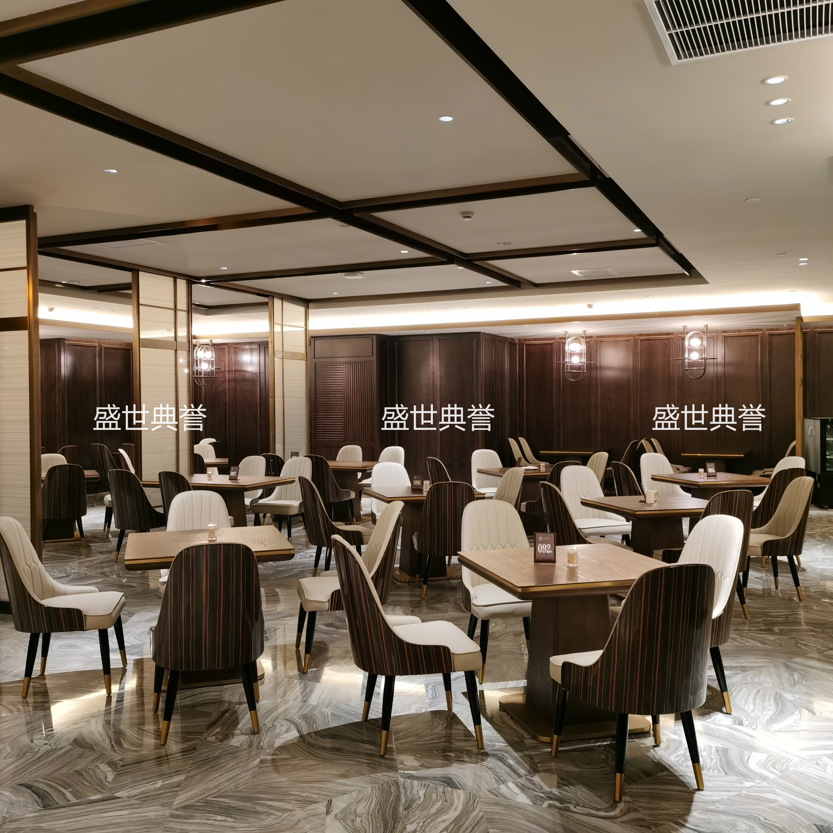 上海度假酒店西餐桌椅海鲜餐厅轻奢实木椅饭店自助餐厅实木餐桌椅详情图5