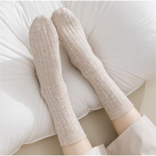 新款双针袜子女中筒袜纯色女袜秋冬季男女高品质羊毛袜