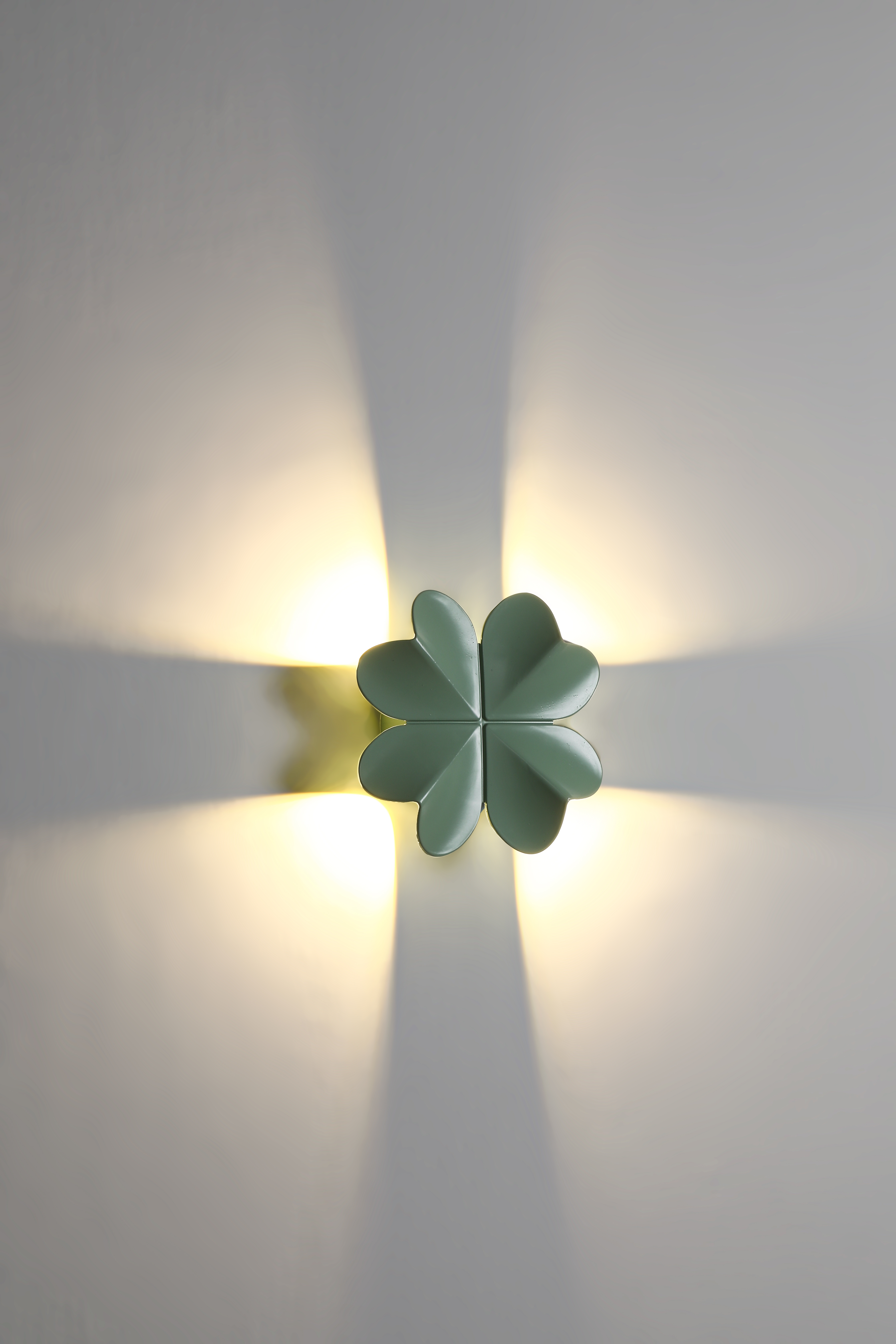 Led Wall Light Indoor And Outdoor Modern Wall Light Led New Four-Leaf Clover Wall Light details Picture