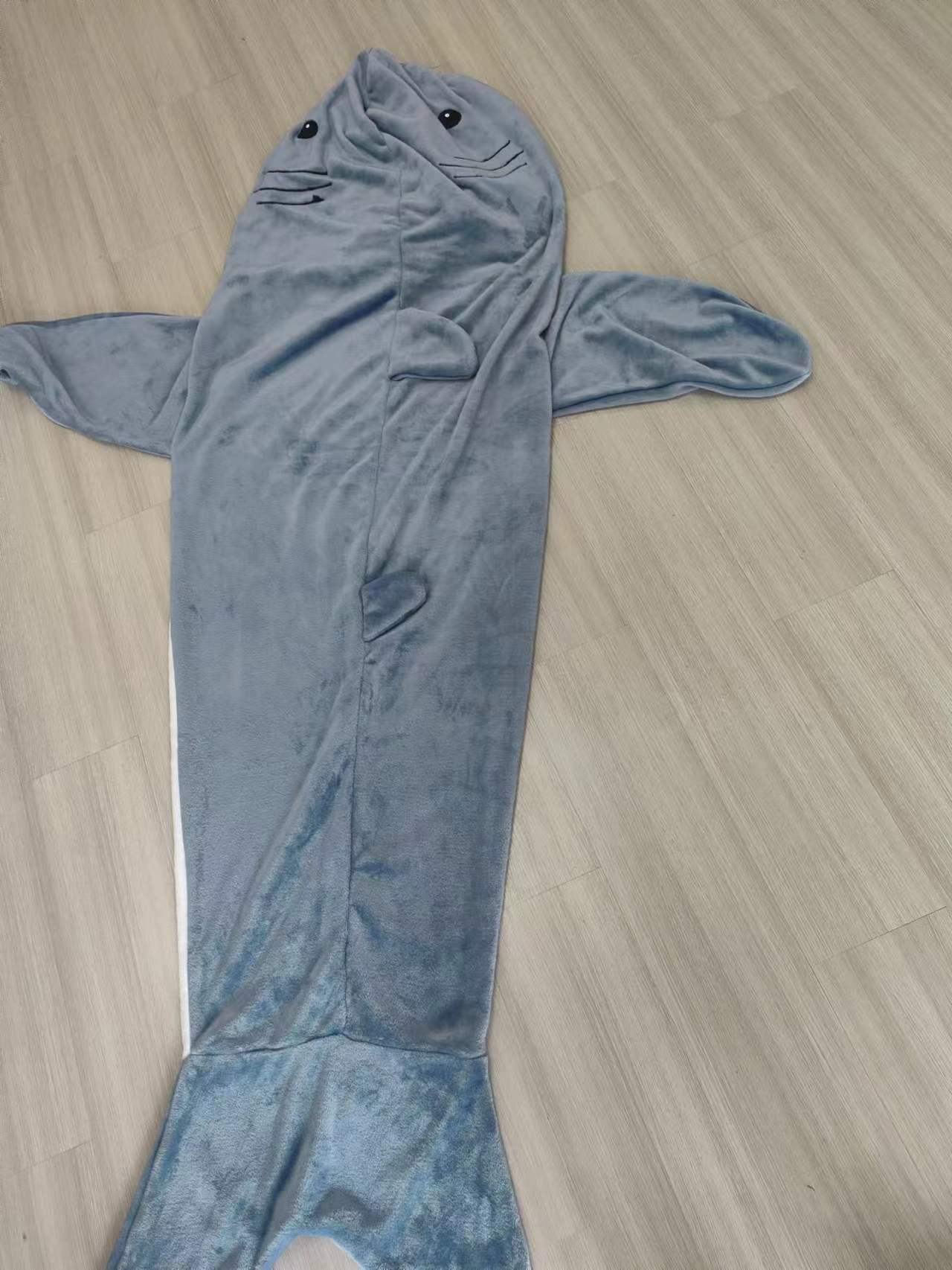 Sand-sculpted wearable shark sleeping bag, shark pajamas, office nap blanket, flannel, funny gift, shark costume, cosplay Specification image