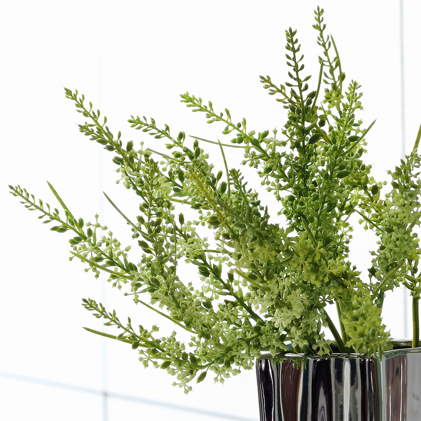 Artificial plant home decoration soft tape, fruit eucalyptus flower bouquets, hand bouquets, flower arrangements, forest green plants, eucalyptus Application Scenario
