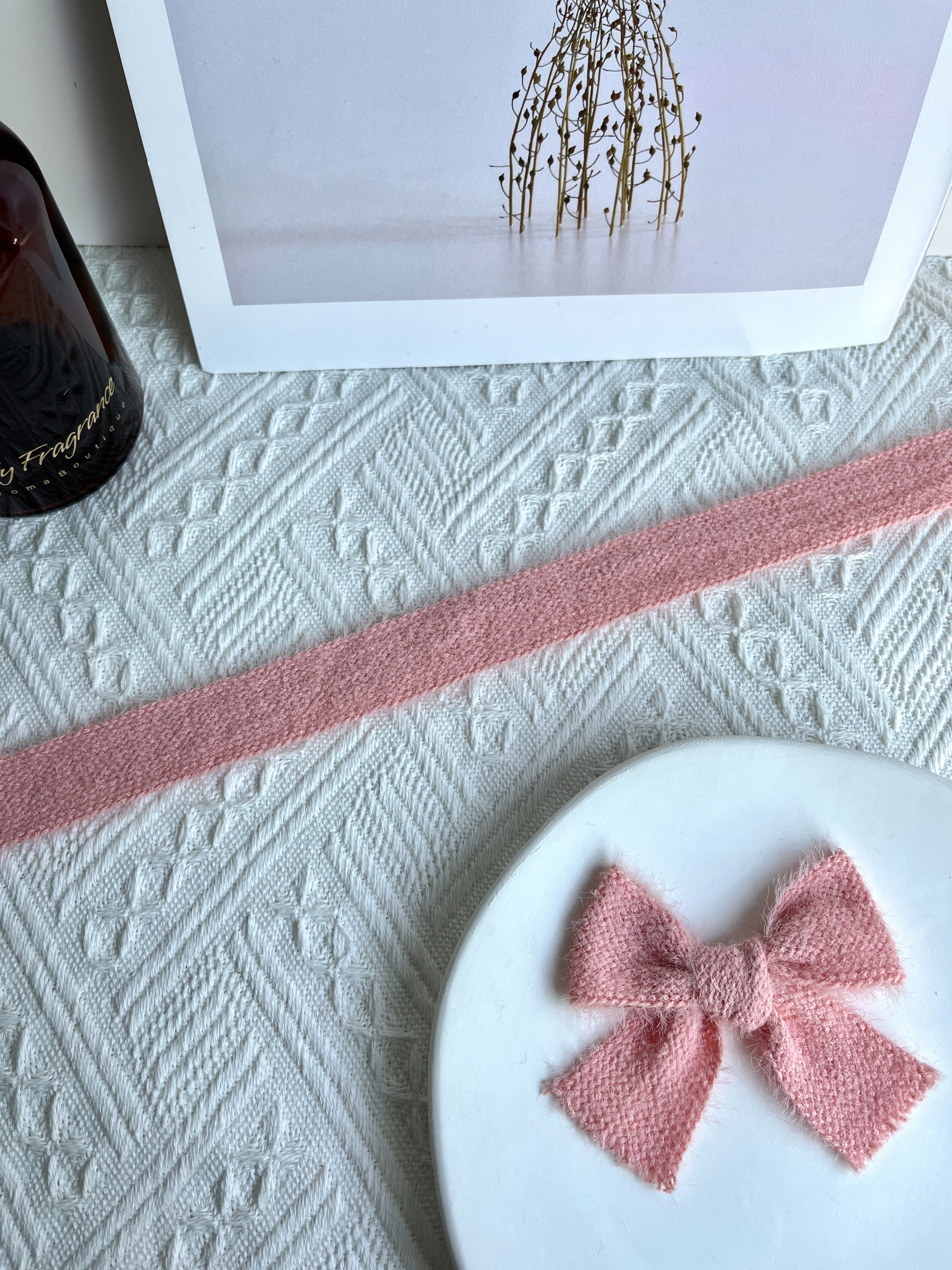 Check out the classic autumn and winter woolen and plush straps for simple, fashionable and creative accessories Application Scenario