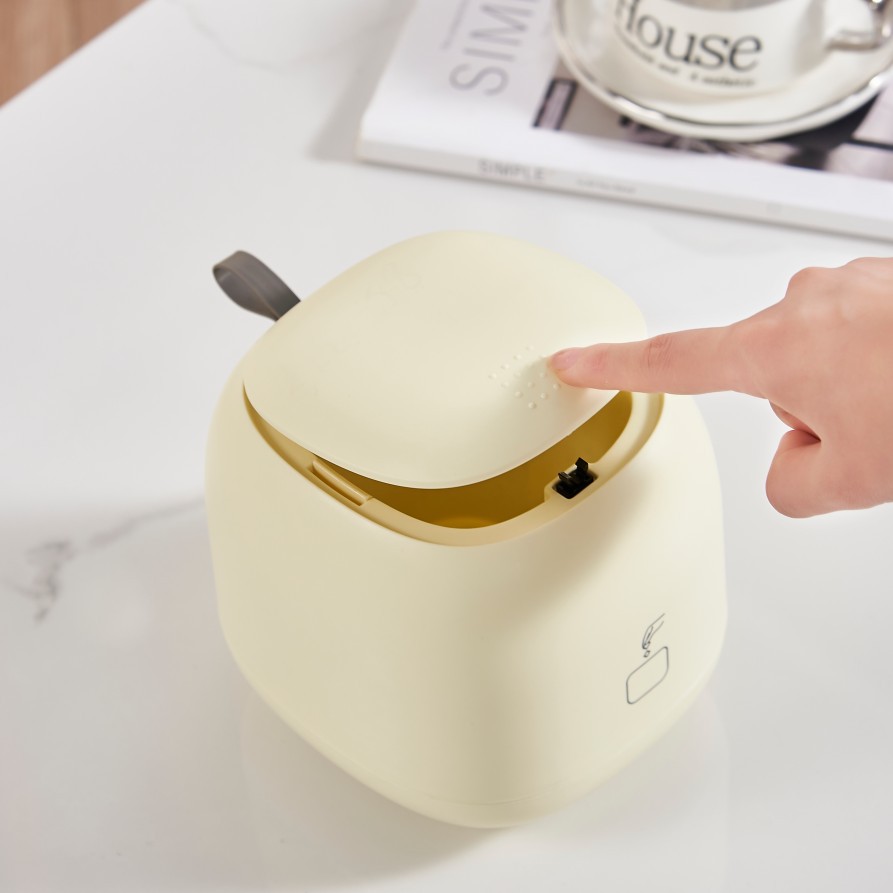 W52-JKC-5777 Desktop trash can, creative press-flip lid paper basket, cute mini trash can storage bucket Application Scenario