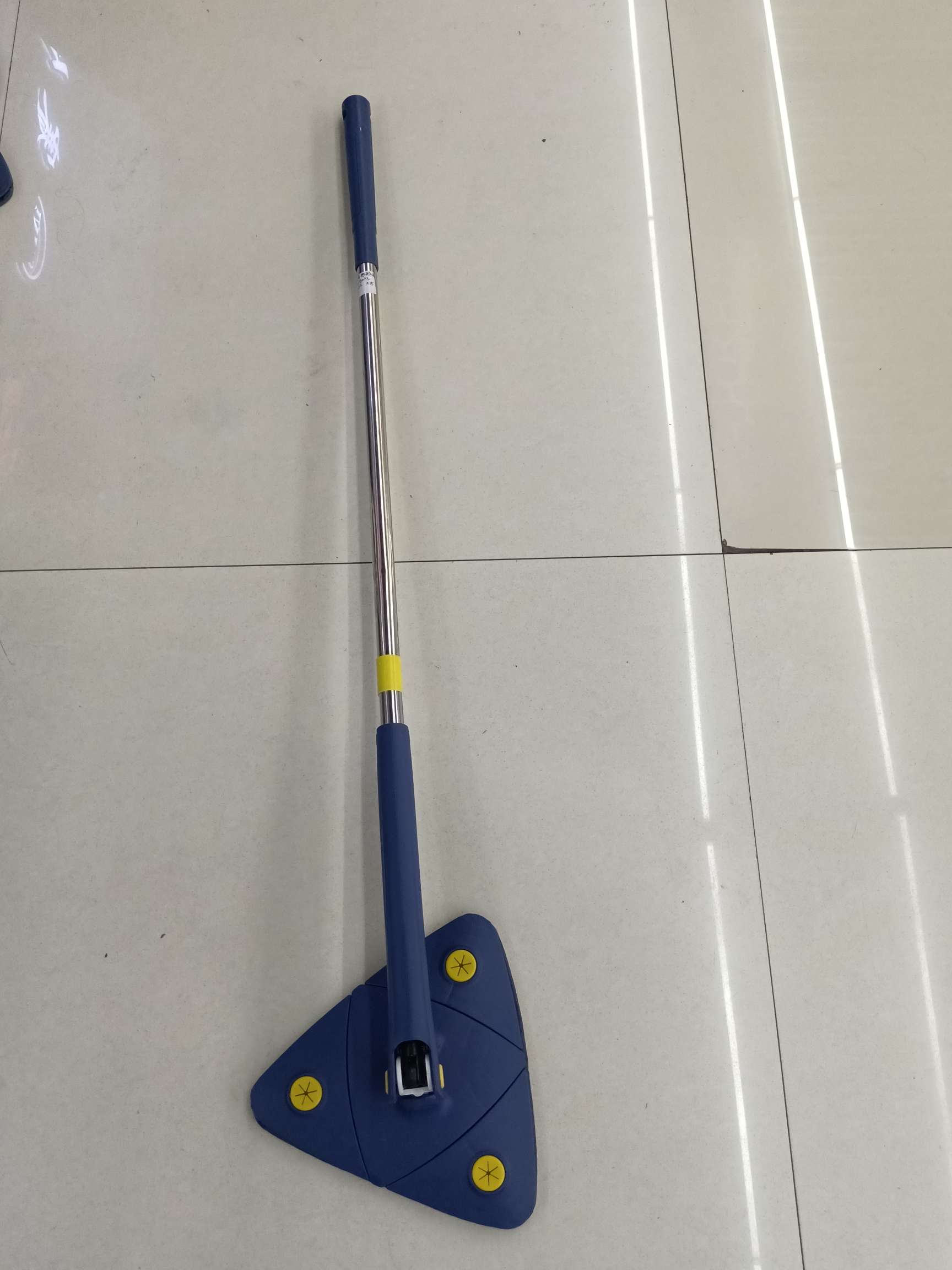 Hands-free 360 degrees no dead Angle triangle drag lazy people mop magic 0599- triangle drag