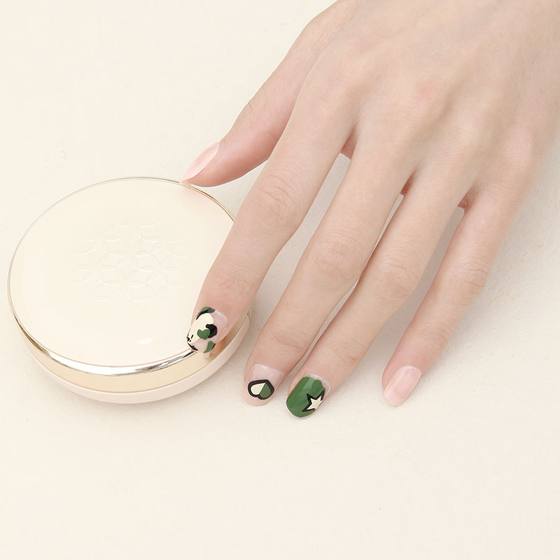 The new 24-piece wearable nail sticker with a heart star, a best-selling product from Japan and South Korea, is sold directly by the domestic manufacturer Application Scenario