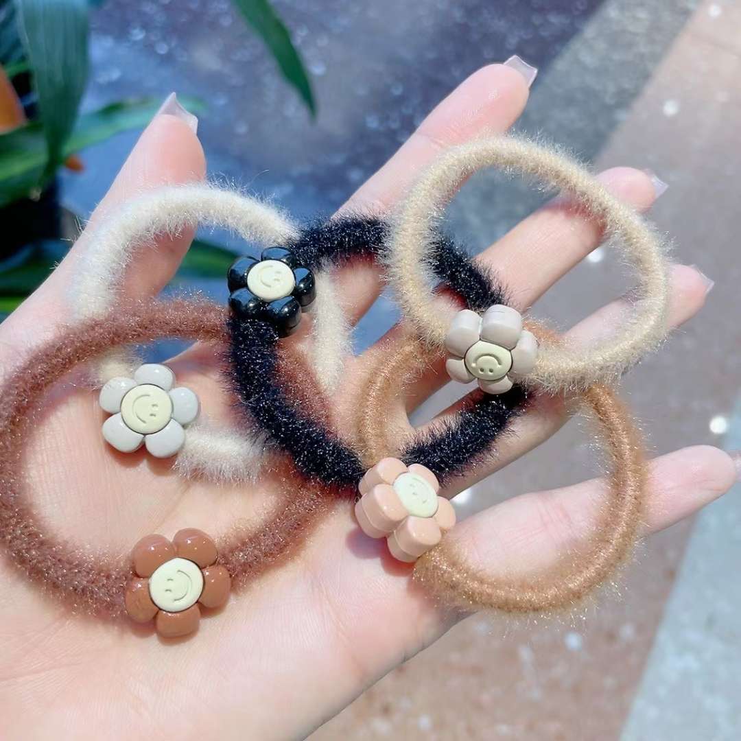 爆款新品！花朵皮筋发圈，超值价格，购买即赠精美小礼品，不买你绝对会后悔！限时抢购中！详情图1