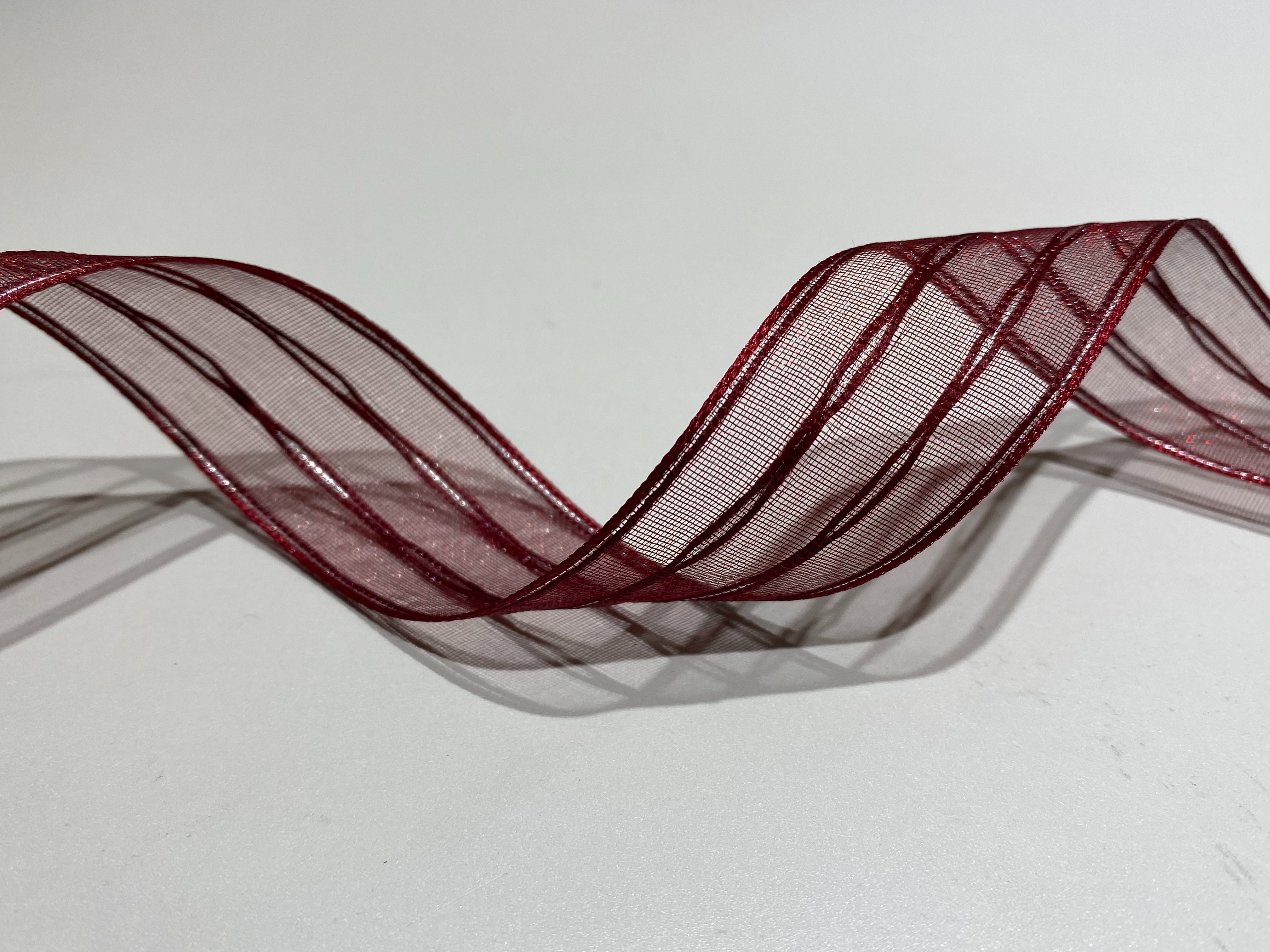 Take a look at the classic thick striped silver silk ribbon as a fashionable accessory Item Picture