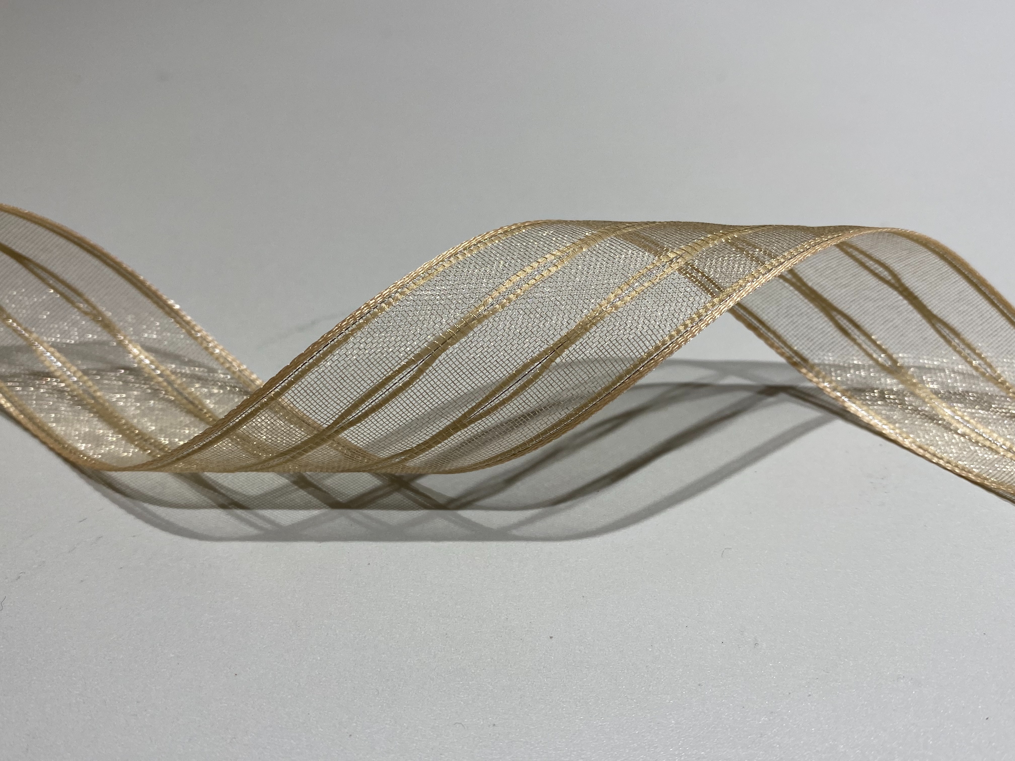Take a look at the classic thick striped silver silk ribbon as a fashionable accessory Application Scenario