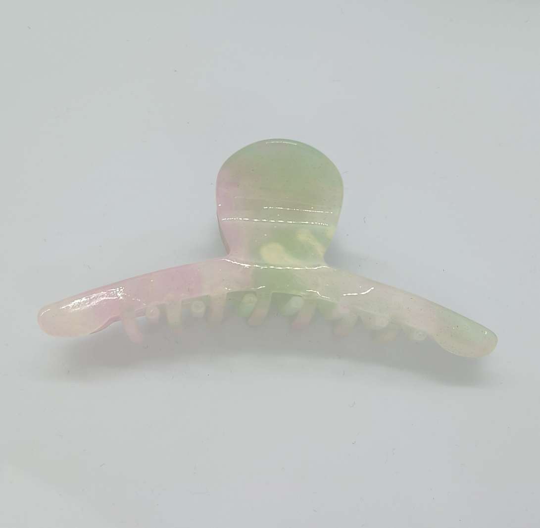 Factory direct sales of high-end acrylic acetic acid hair clips. Customized based on samples detail image 5