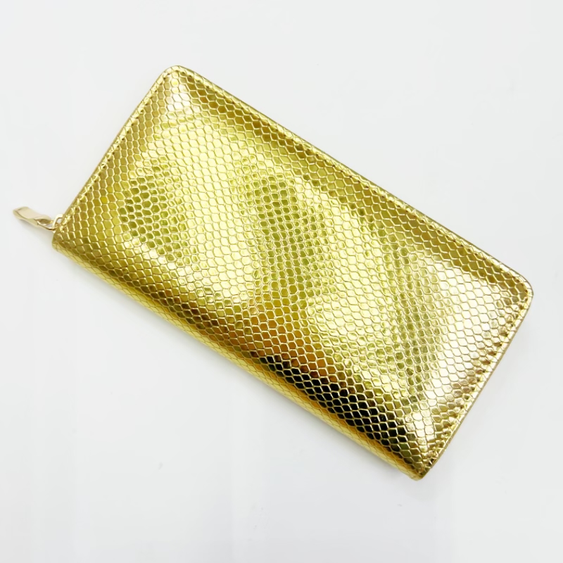 New golden single-pull wallet with embossed pattern from Yiwu factory, European and American party mobile phone case, large-capacity card case Application Scenario