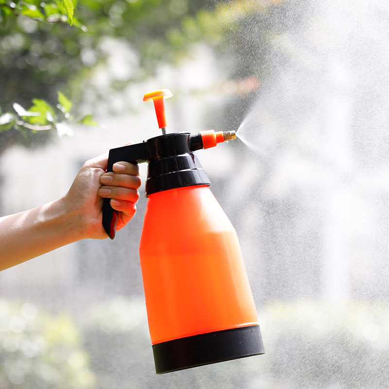 DF99326 Watering can, candy-colored sprayer, household hand-pressed sprayer, watering can, plastic garden sprayer, watering can, DF TRADING HOUSE Application Scenario