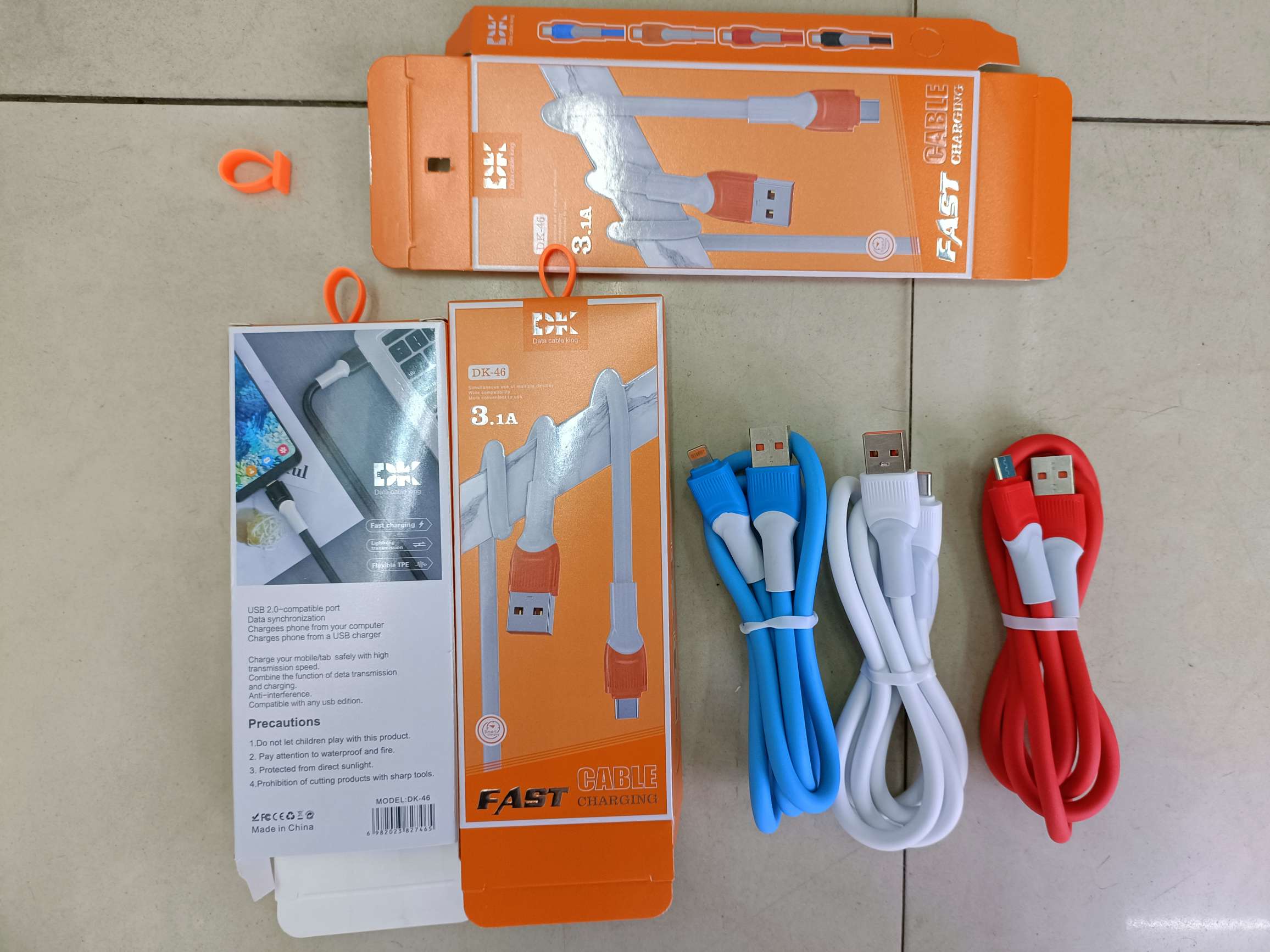 Two-color soft rubber data cable Android cable Apple cable Type-C cable Mobile phone data cable full figure