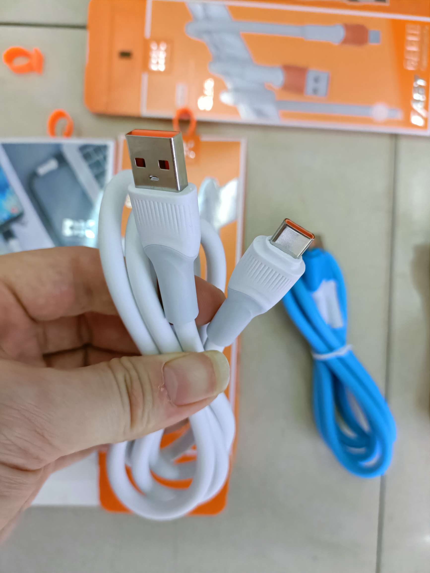Two-color soft rubber data cable Android cable Apple cable Type-C cable Mobile phone data cable Specification drawing