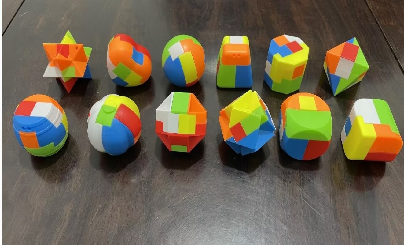 Children's toys, educational puzzle balls, fun gashapon toys, small toys as gifts, and small gifts for kindergarten activities