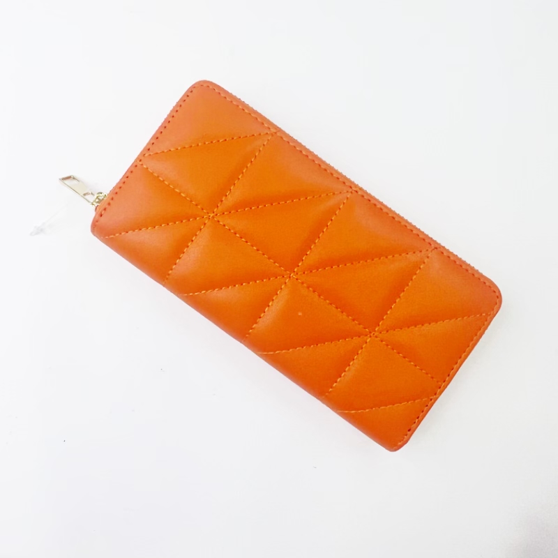 Yiwu factory offers a variety of single-color selectable single-bag quilted wallets, high-quality European and American popular mobile phone cases, large-capacity card cases, color-blocking mobile phone cases, Halloween gift printed wallets Specification image