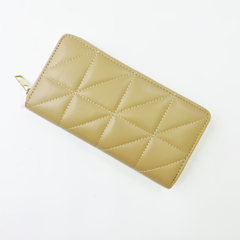 Yiwu factory offers a variety of single-color selectable single-bag quilted wallets, high-quality European and American popular mobile phone cases, large-capacity card cases, color-blocking mobile phone cases, Halloween gift printed wallets Item Picture