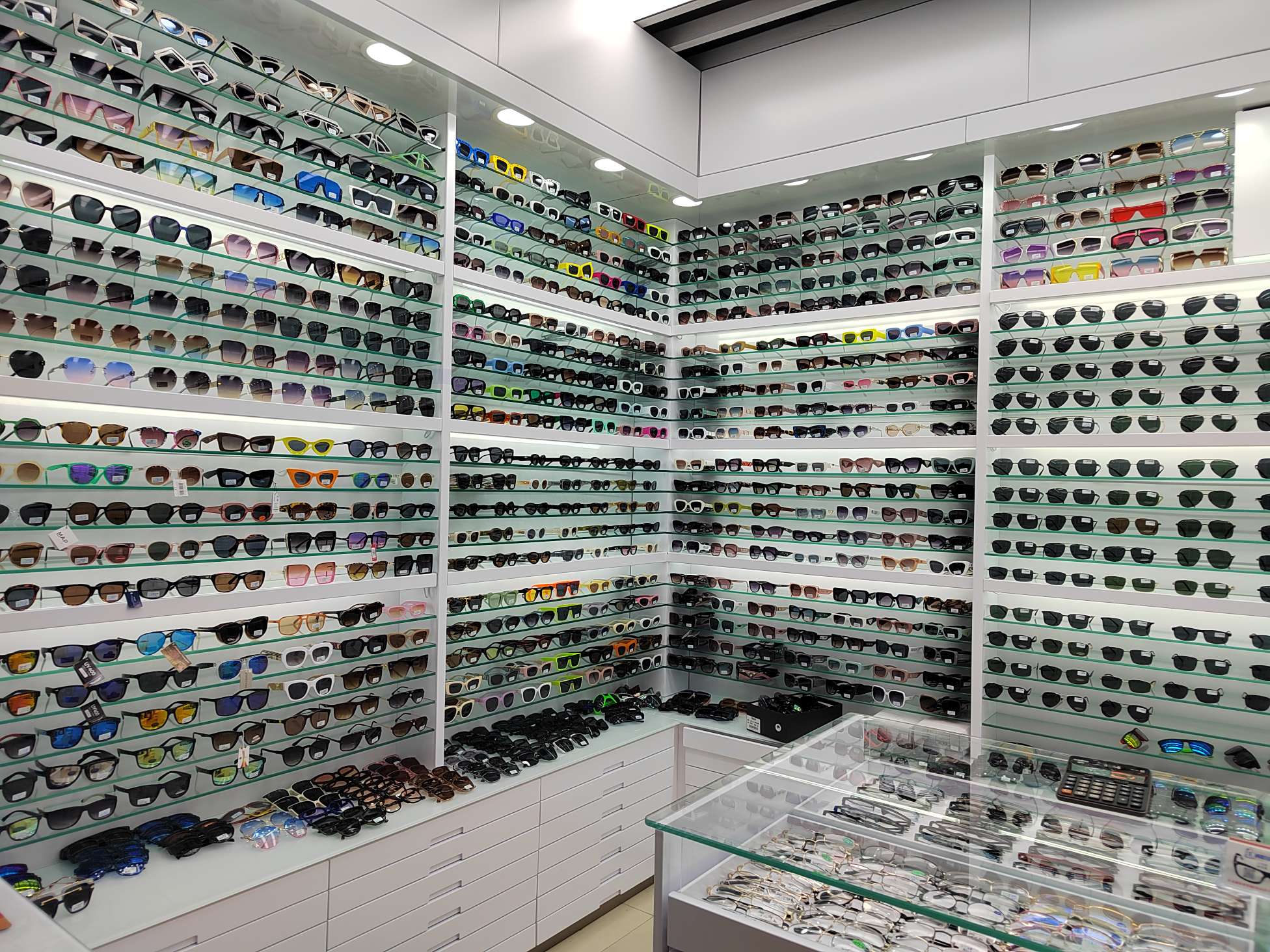 Huitong Glasses Co., Ltd. offers sunglasses, reading glasses, optical glasses and children's glasses describe pic - 7