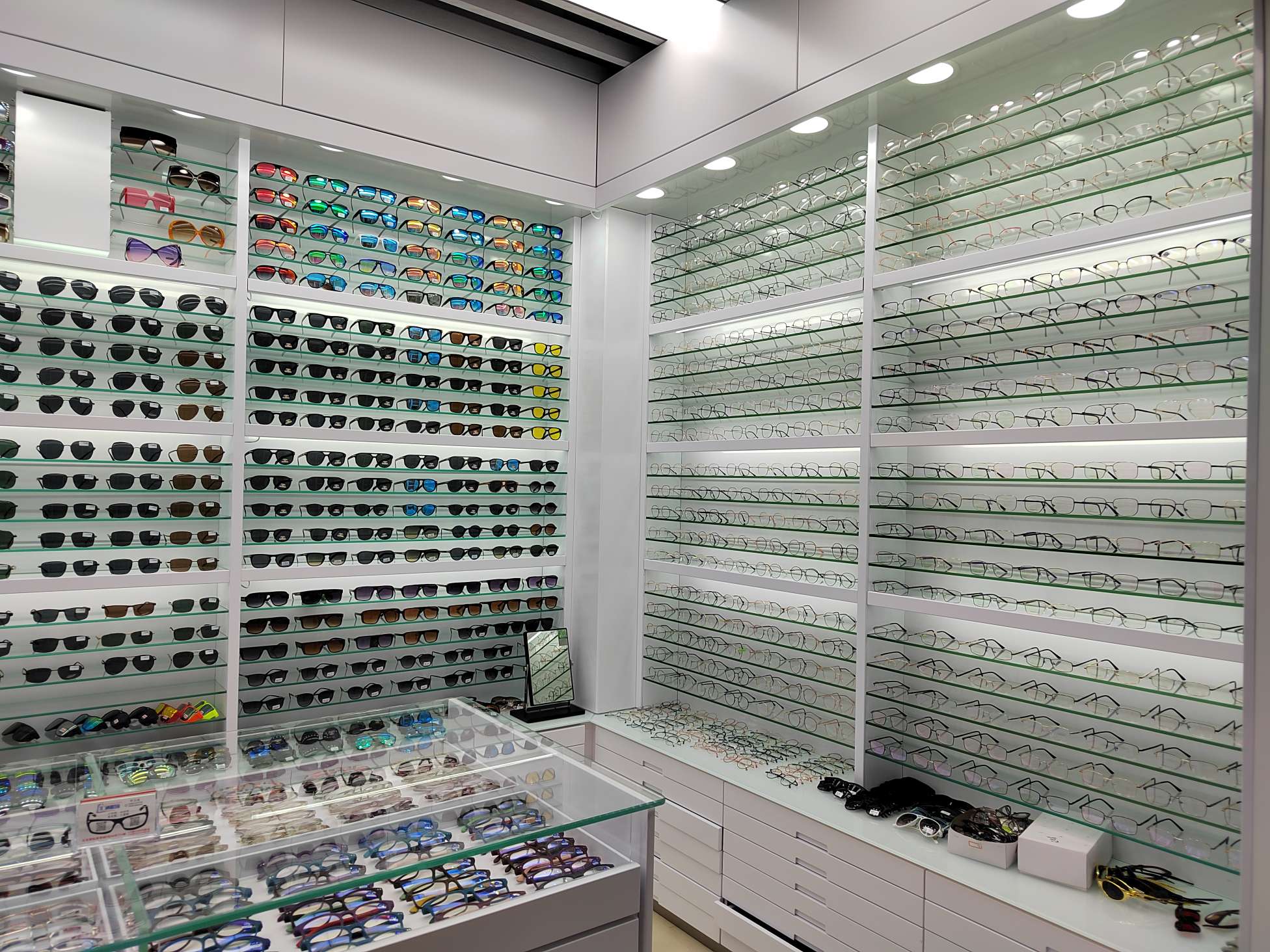 Huitong Glasses Co., Ltd. offers sunglasses, reading glasses, optical glasses and children's glasses describe pic - 8