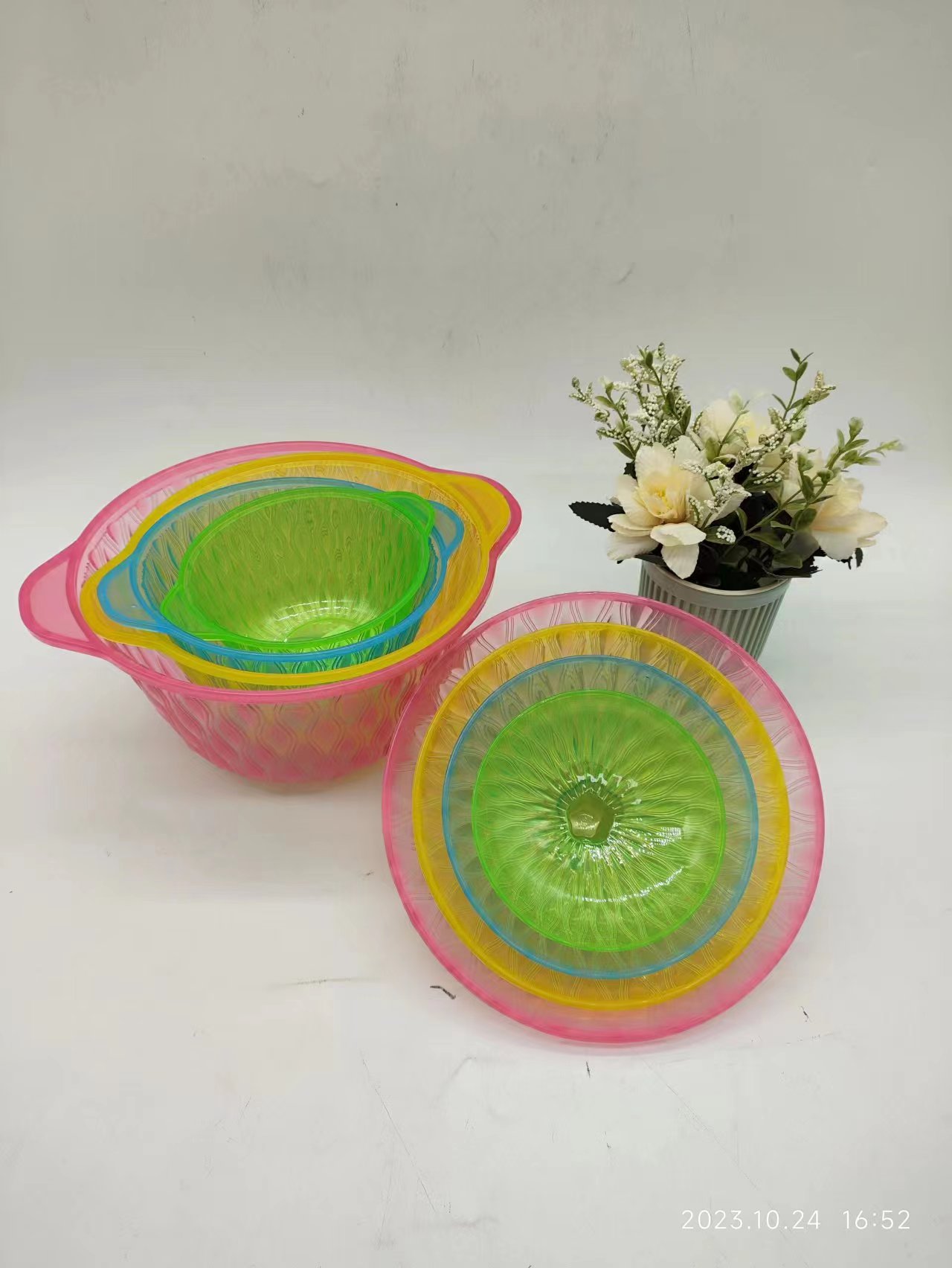 Plastic fruit boxes, food storage with LIDS, snack storage cans, storage boxes, storage boxes with covered bowls Application Scenario