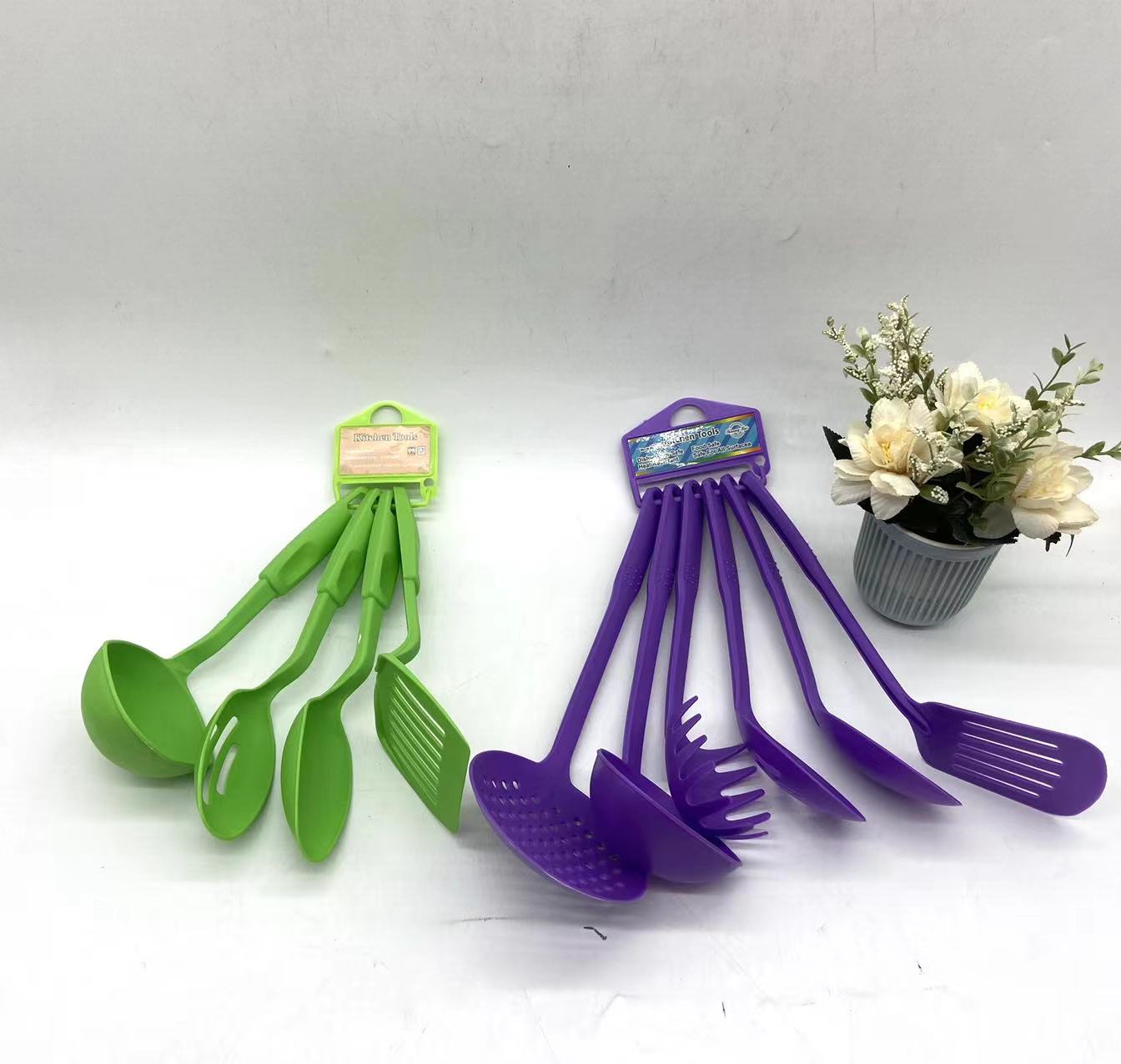 Creative household kitchen rice pot, spatula and spoon set Application Scenario