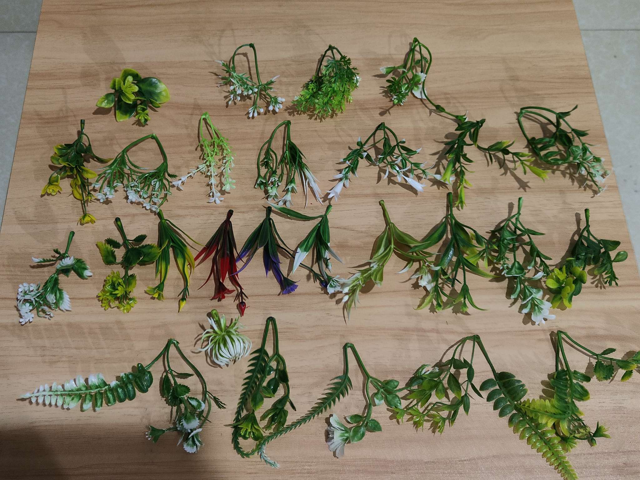 Artificial plants, aquatic plants, plastic flowers thumbnail