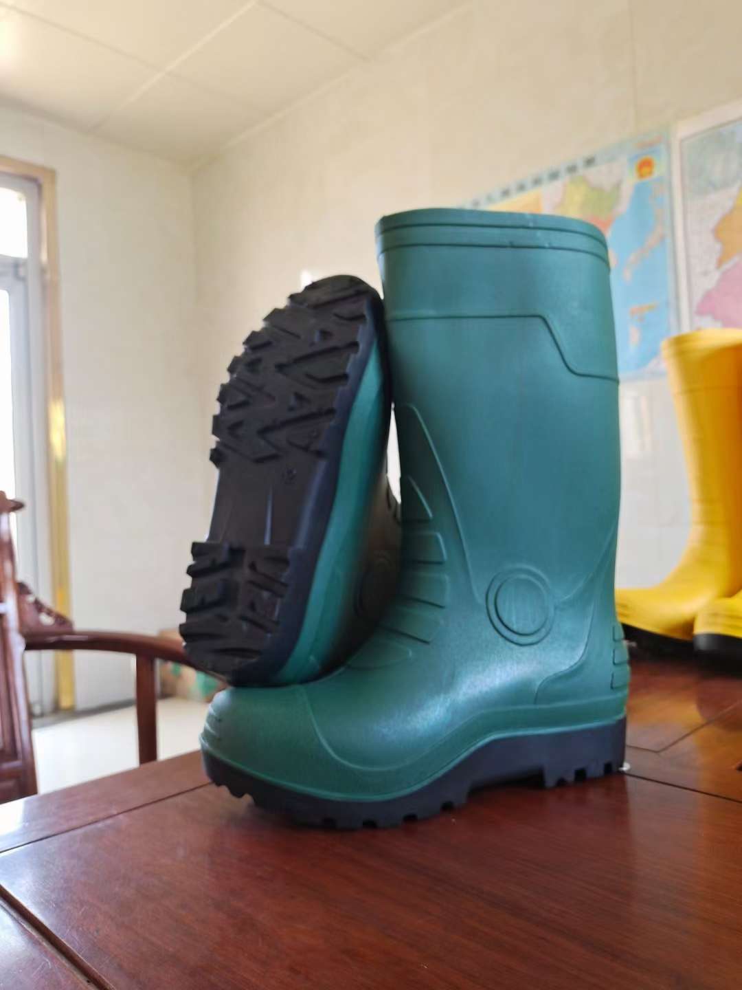 雨靴产品图