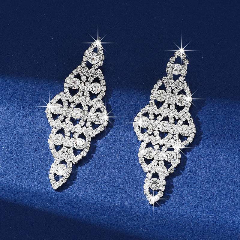 Diamond-shaped earrings, claw diamonds, full diamonds, fashionable and trendy, exaggerated, simple and elegant. Limited-time flash sale detail image 2