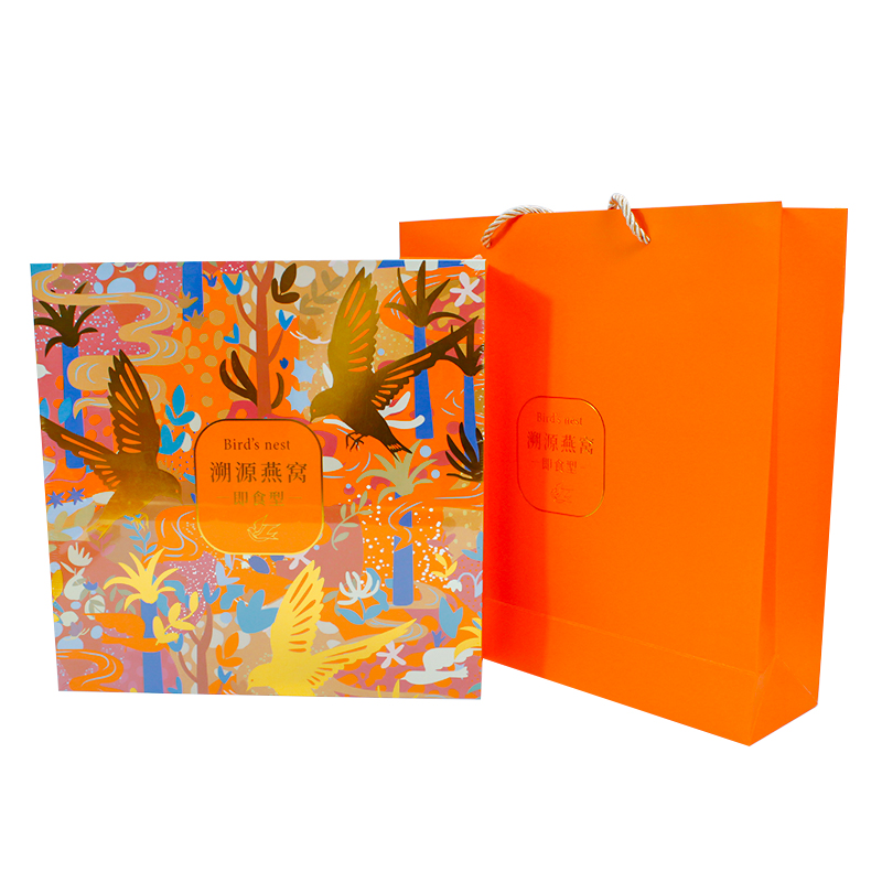  close zoom in to observe the picture of a single bottle in the process of pouring, the viscosity and drawing phenomenon are clearly visible 