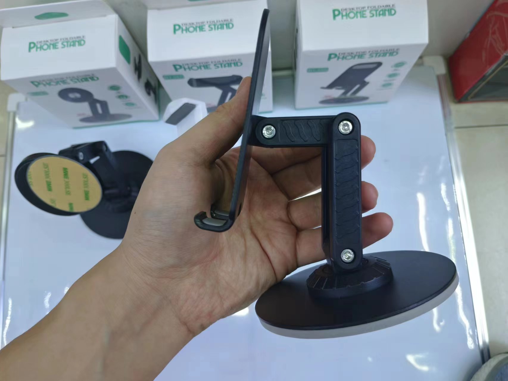 Foldable desktop swivel phone stand Item Picture