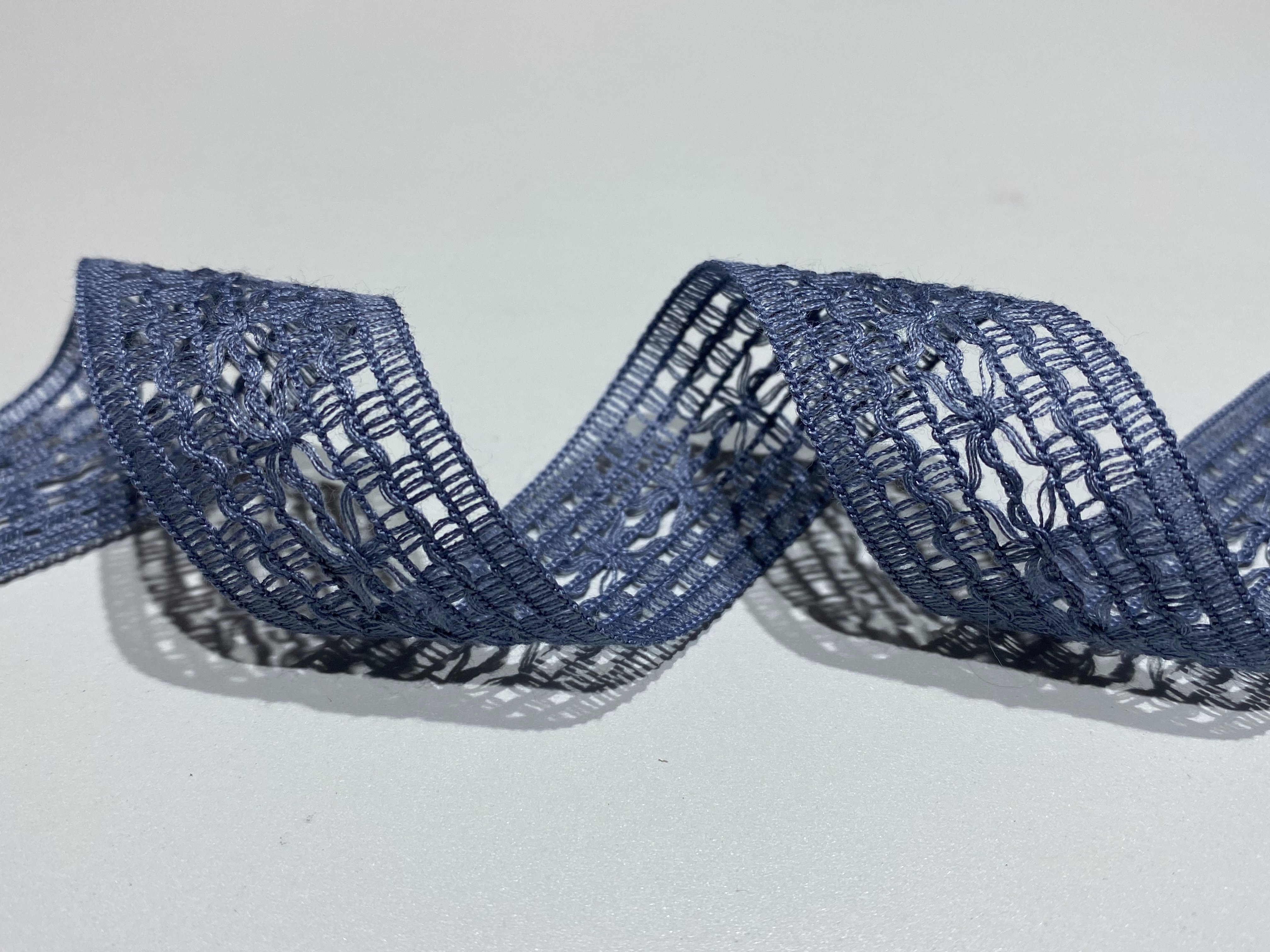 "Jianjian Classic cross-shaped diamond-shaped lace creative clothing accessories. Item Picture