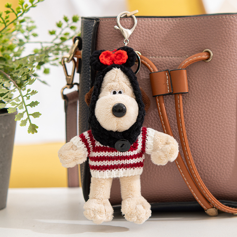Animal pendants, cute keychains, plush toys, school bags, children's plush toys, travel backpack pendants Application Scenario