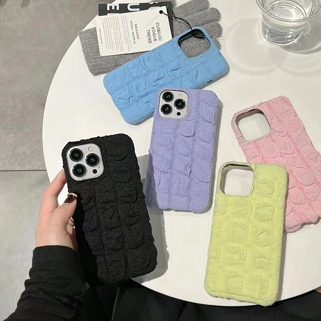 Elastic fabric phone case