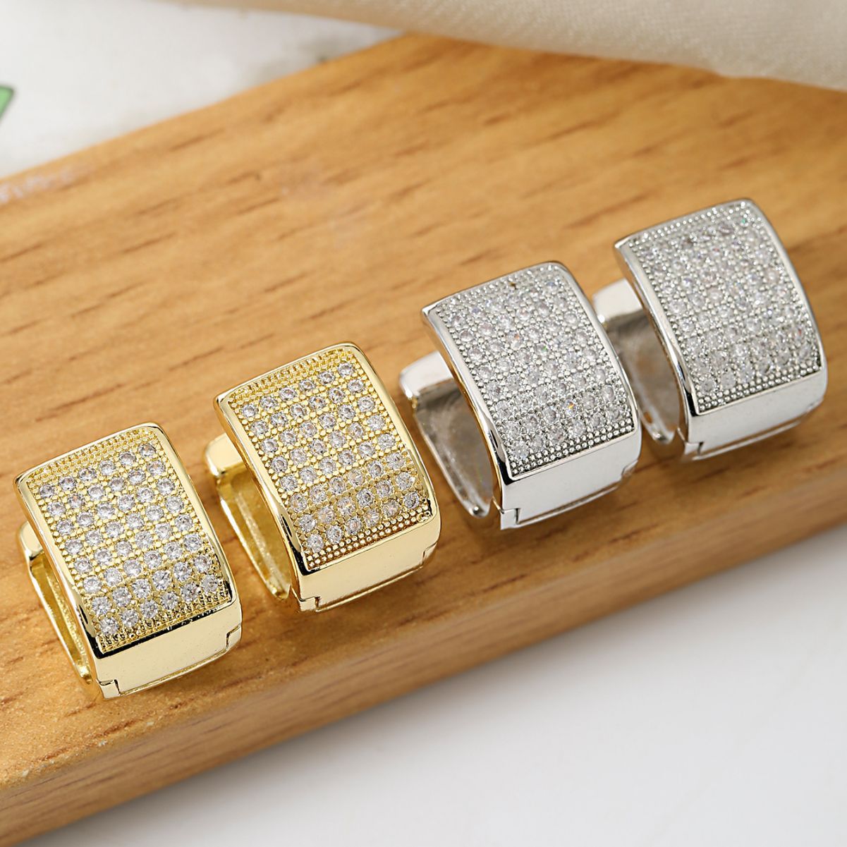 New cross-border European and American fashion U-shaped earrings, light luxury style, high-end feel, square studded with diamond ear buckles, versatile women's earrings