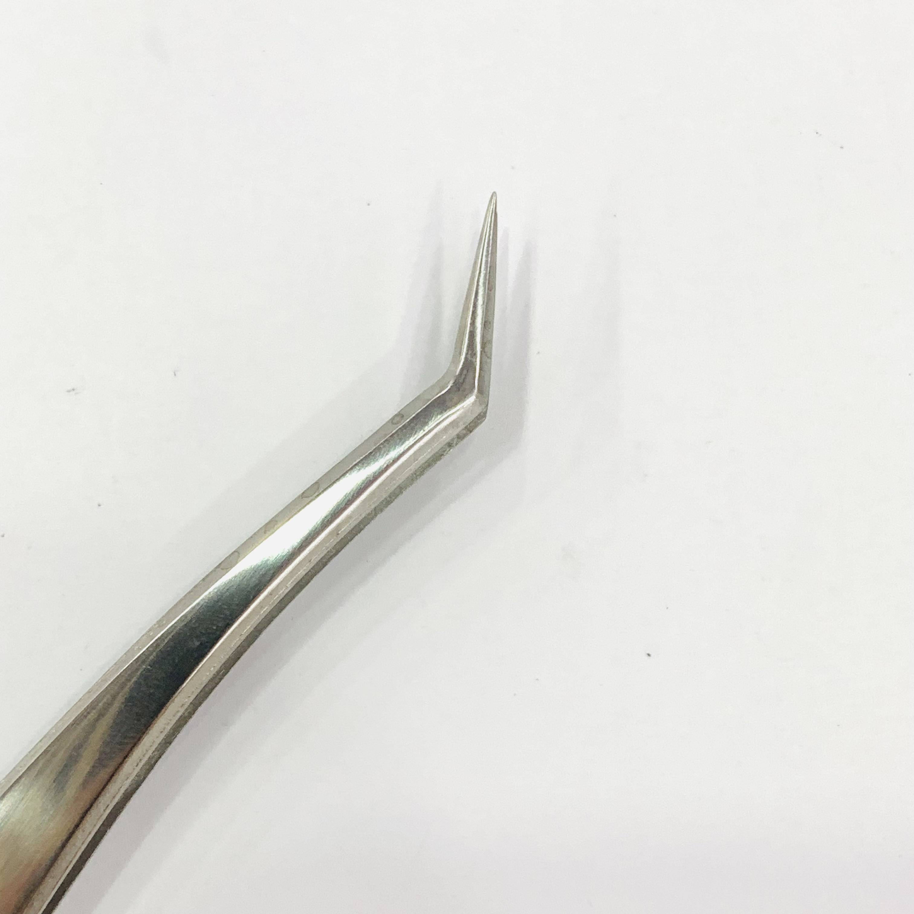 Bt32 Glossy Pointed-Nose Clip, Multi-Functional Eyelash Clip, Nail Sticker, Diamond Eyelash Extension And Nail Art Tool Application Scenario