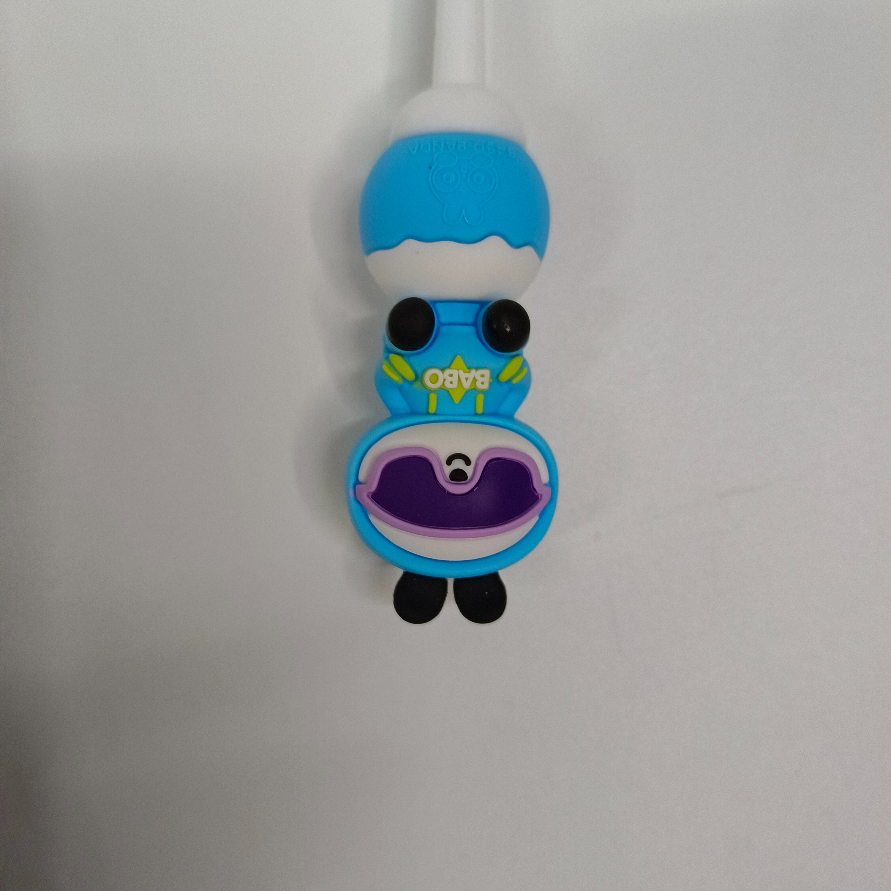 熊猫卡通牙刷白底实物图