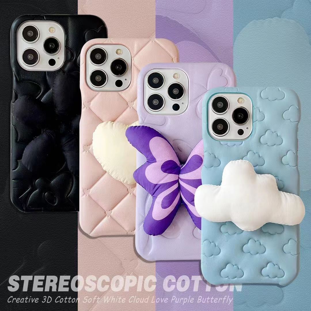 Three-dimensional doll accessories on the back of the phone case
