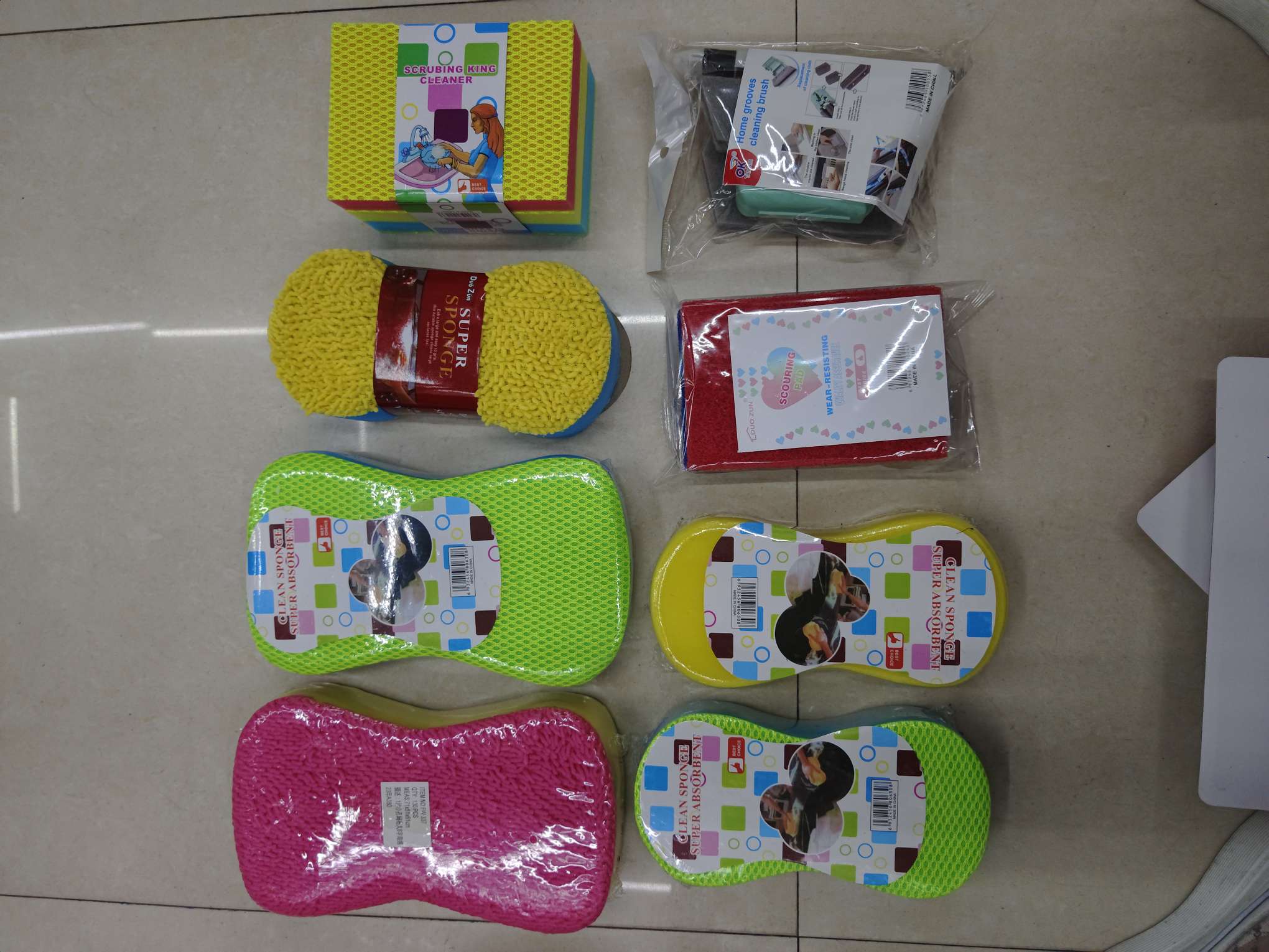 Item No. : JSJFW-337 Large 8-shaped small hole mesh sponge cleaning brush, pot brush, 1 piece per blister packaging Application Scenario