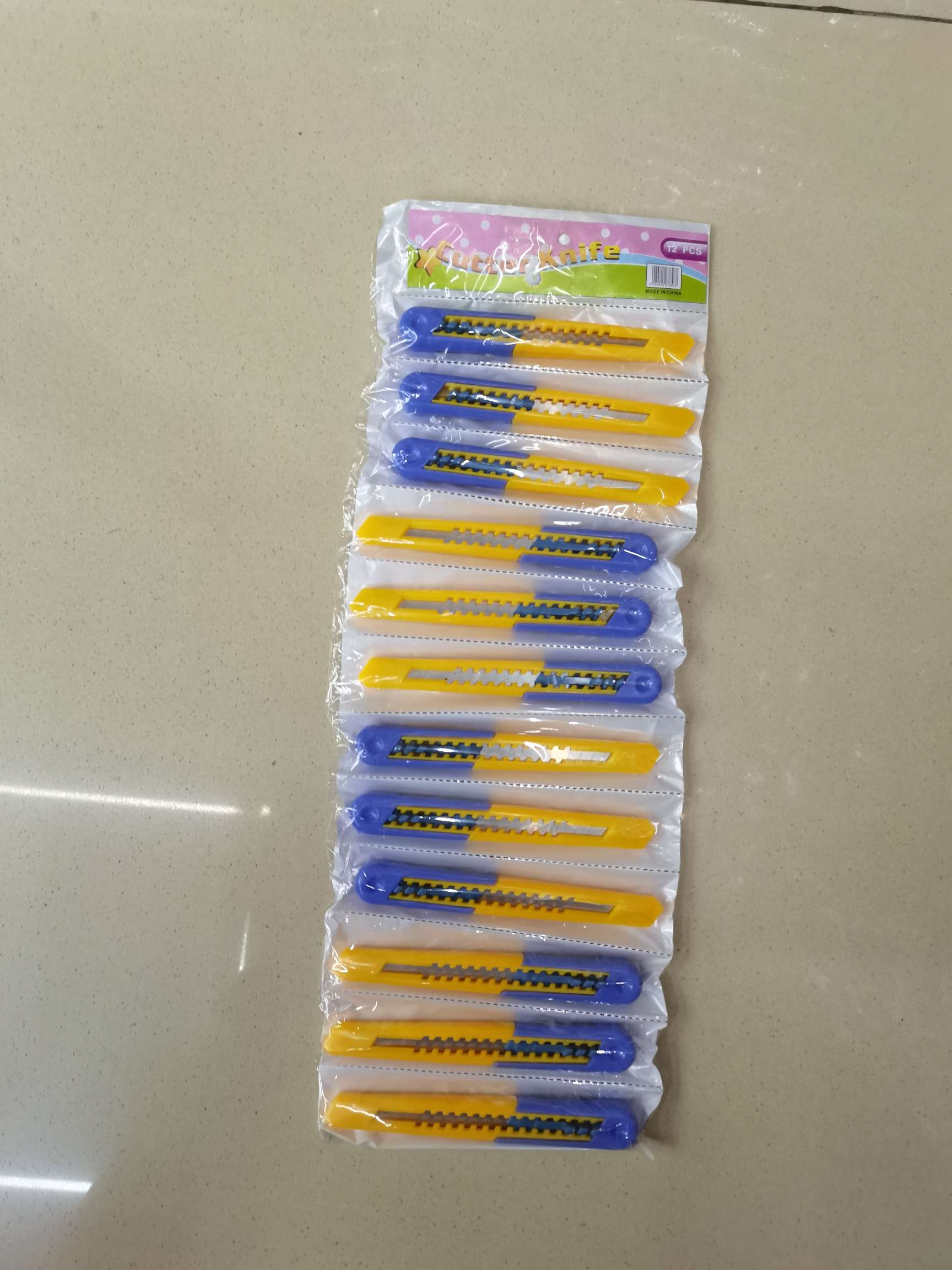 美工刀 小美工刀 迷你美工刀 小刀 小裁纸刀 木工刀 五金工具 刀具剪具 详情8