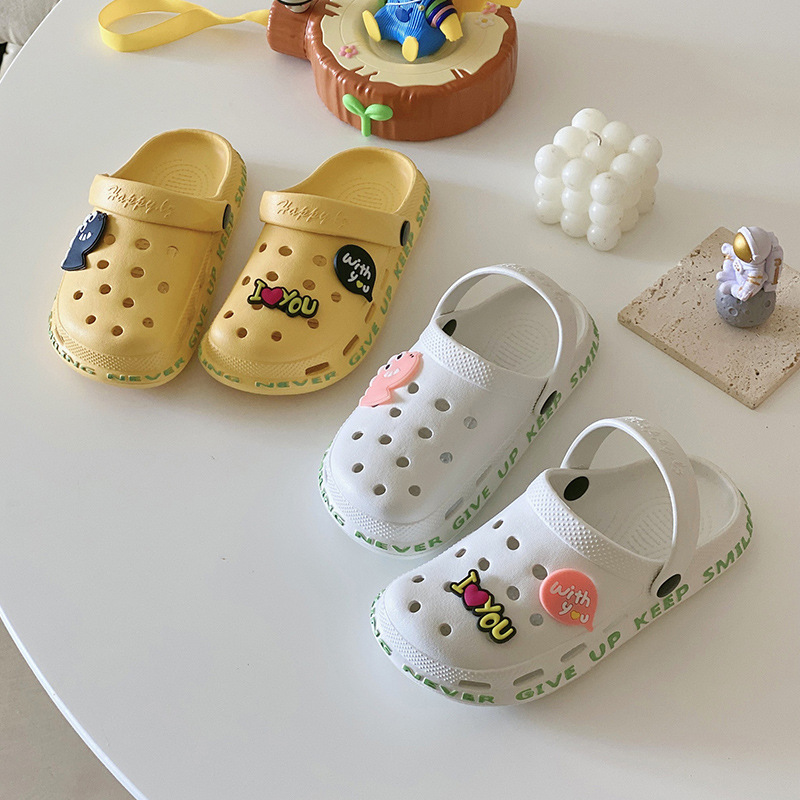 Cute big-headed shoes for foreign trade, popular Instagram cartoon hole-hole slippers, flat summer casual beach headwear