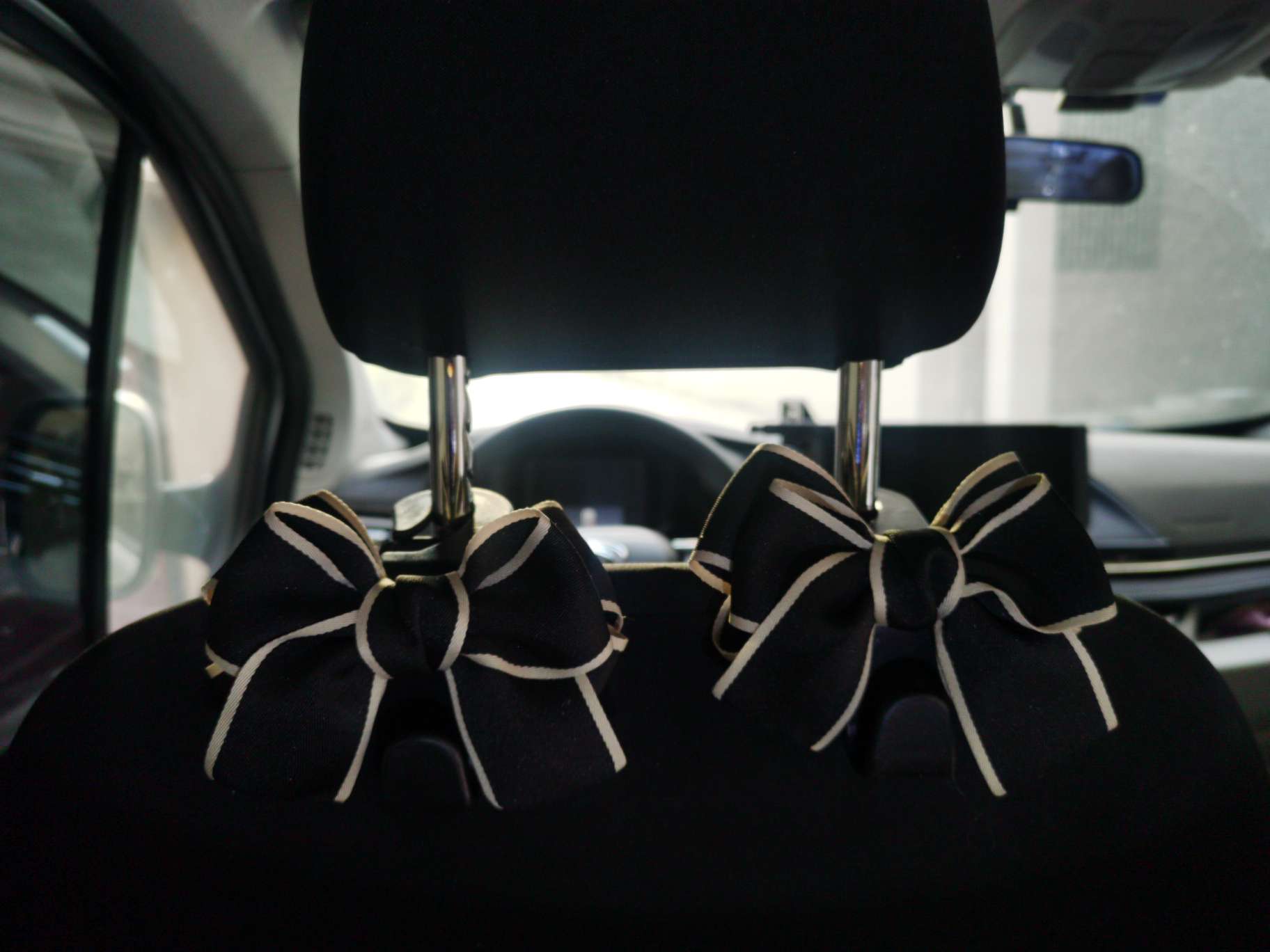 Bow Car Hook Seatback Car Hook Creative With Car Multi-Function Weighing In-Car Storage Hook Supplies
